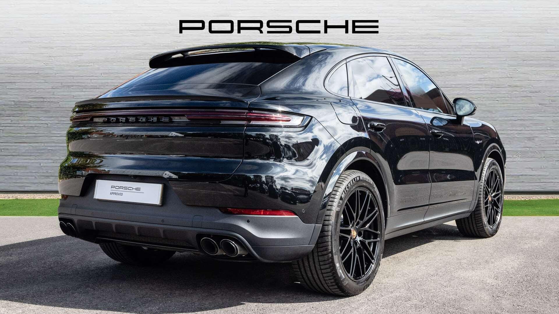 Porsche Cayenne view 3
