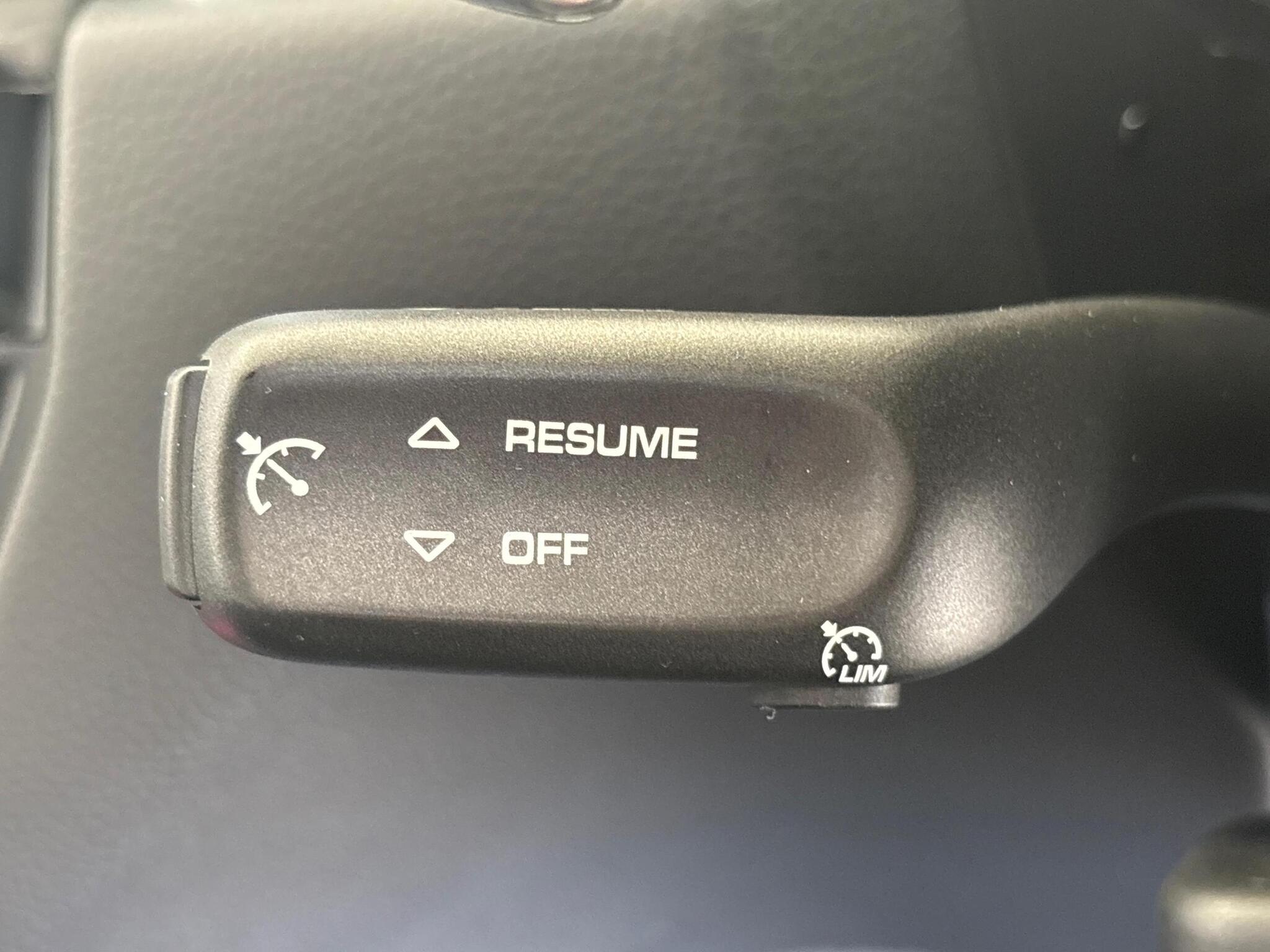 Porsche Macan view 39