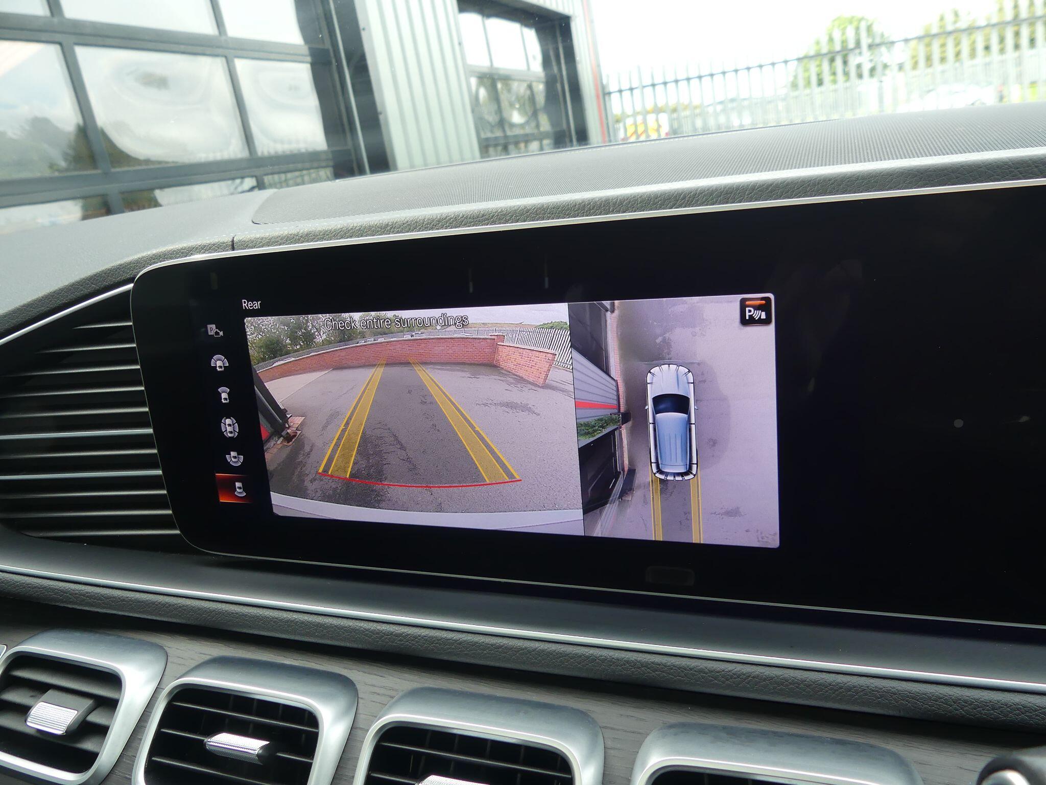 Mercedes-Benz Gle view 22