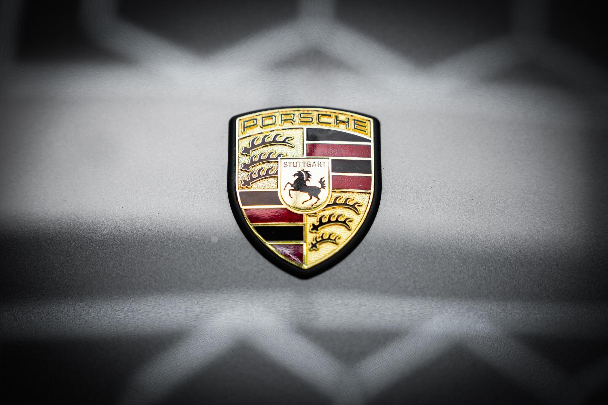 Porsche 911 view 33