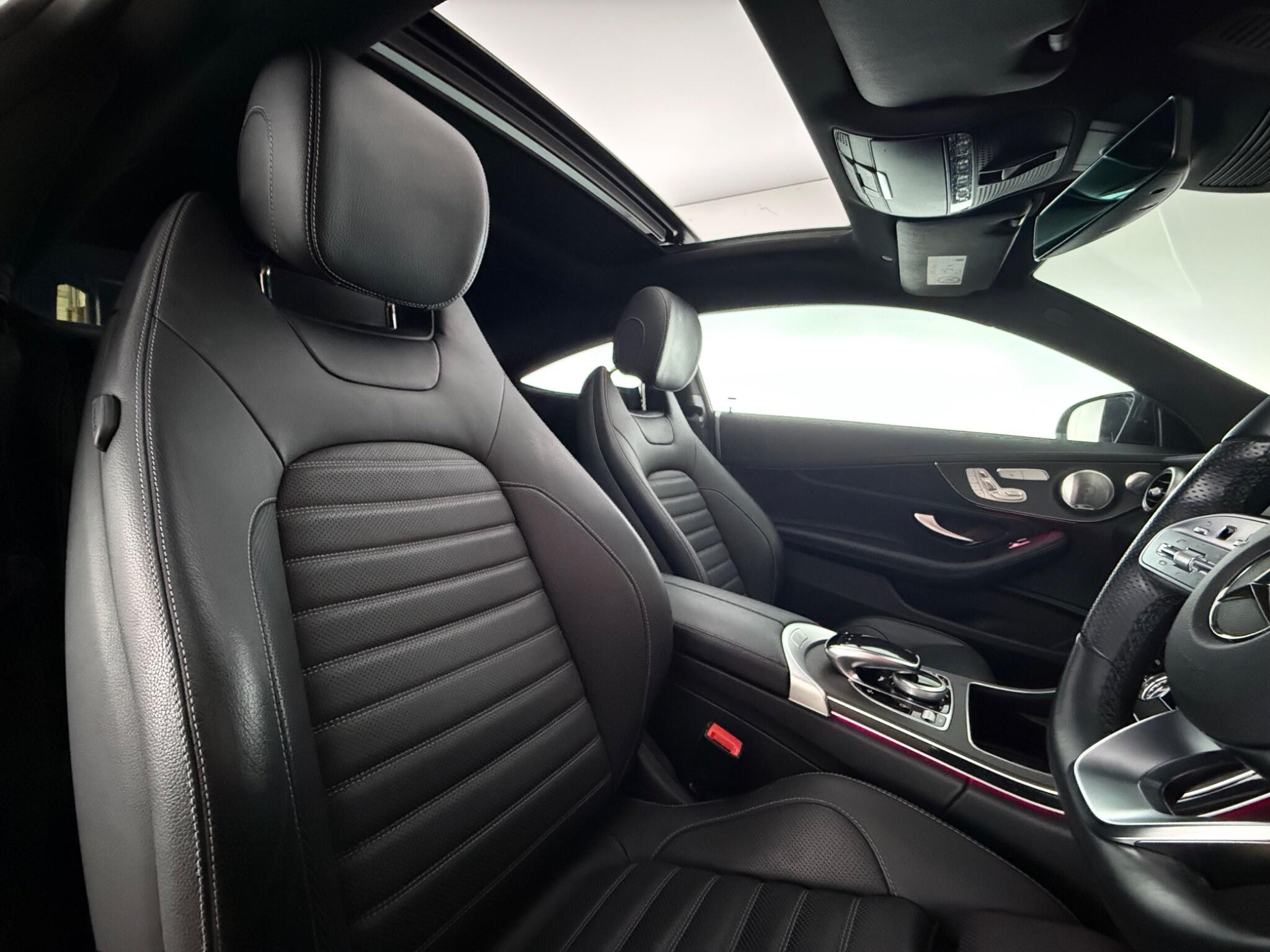 Mercedes-Benz C-Class view 34