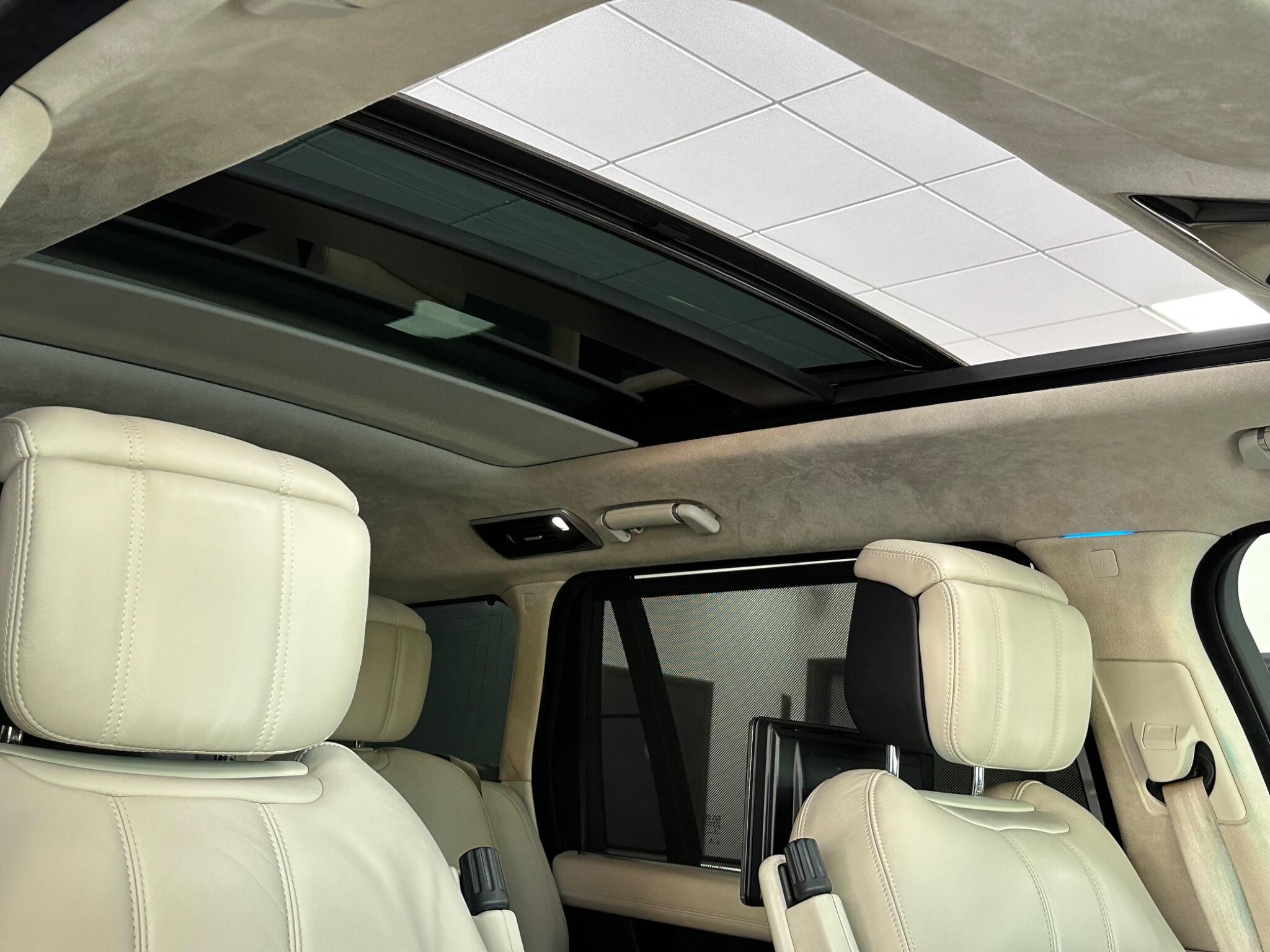 Land Rover Range Rover view 23