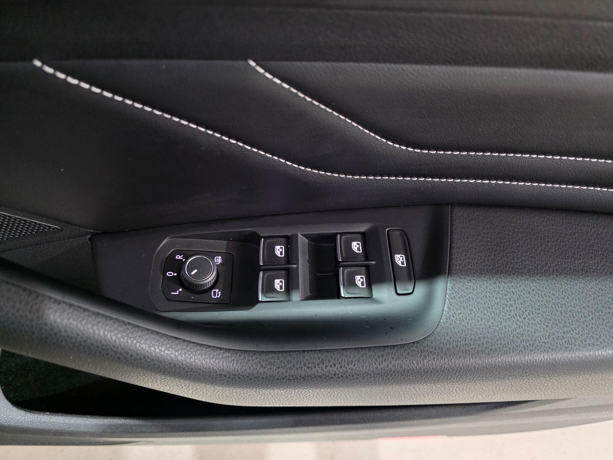 Volkswagen Passat view 13
