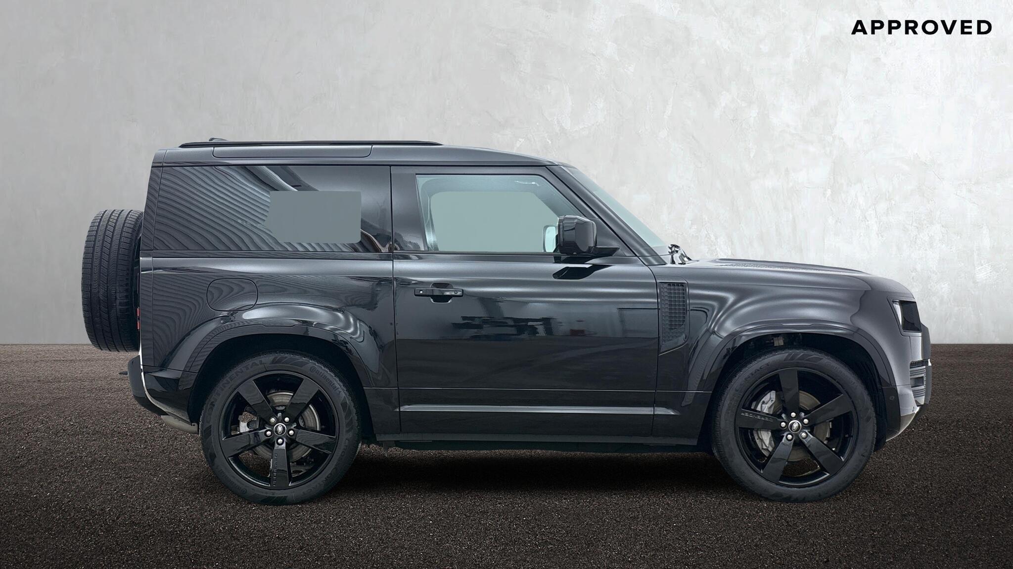 Land Rover Defender view 5