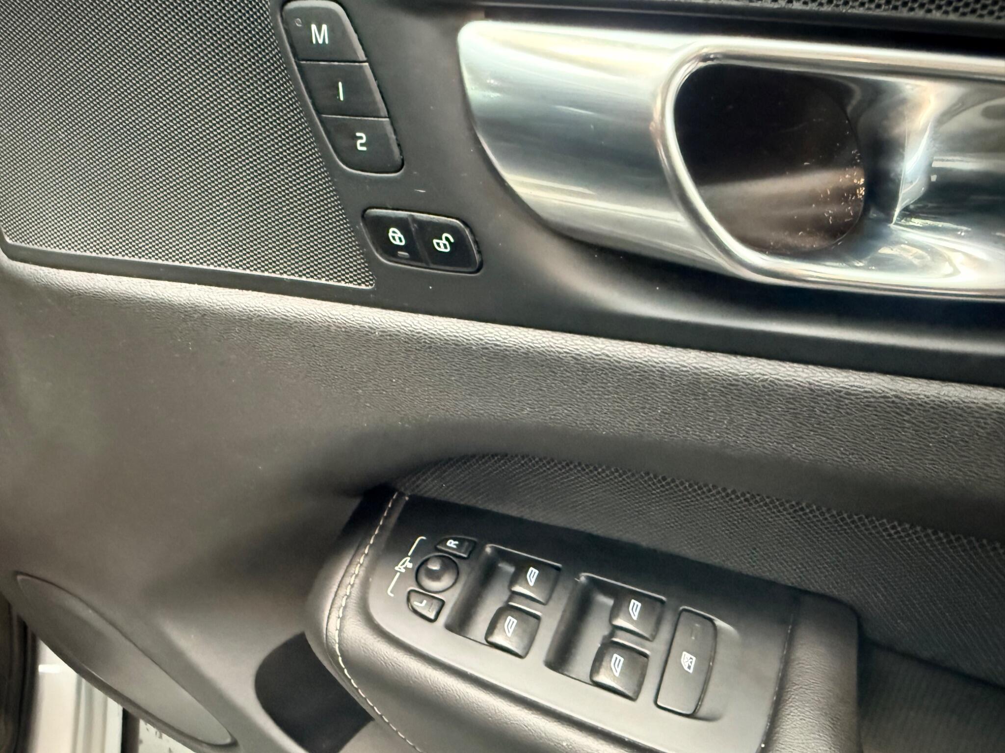 Volvo XC60 view 36