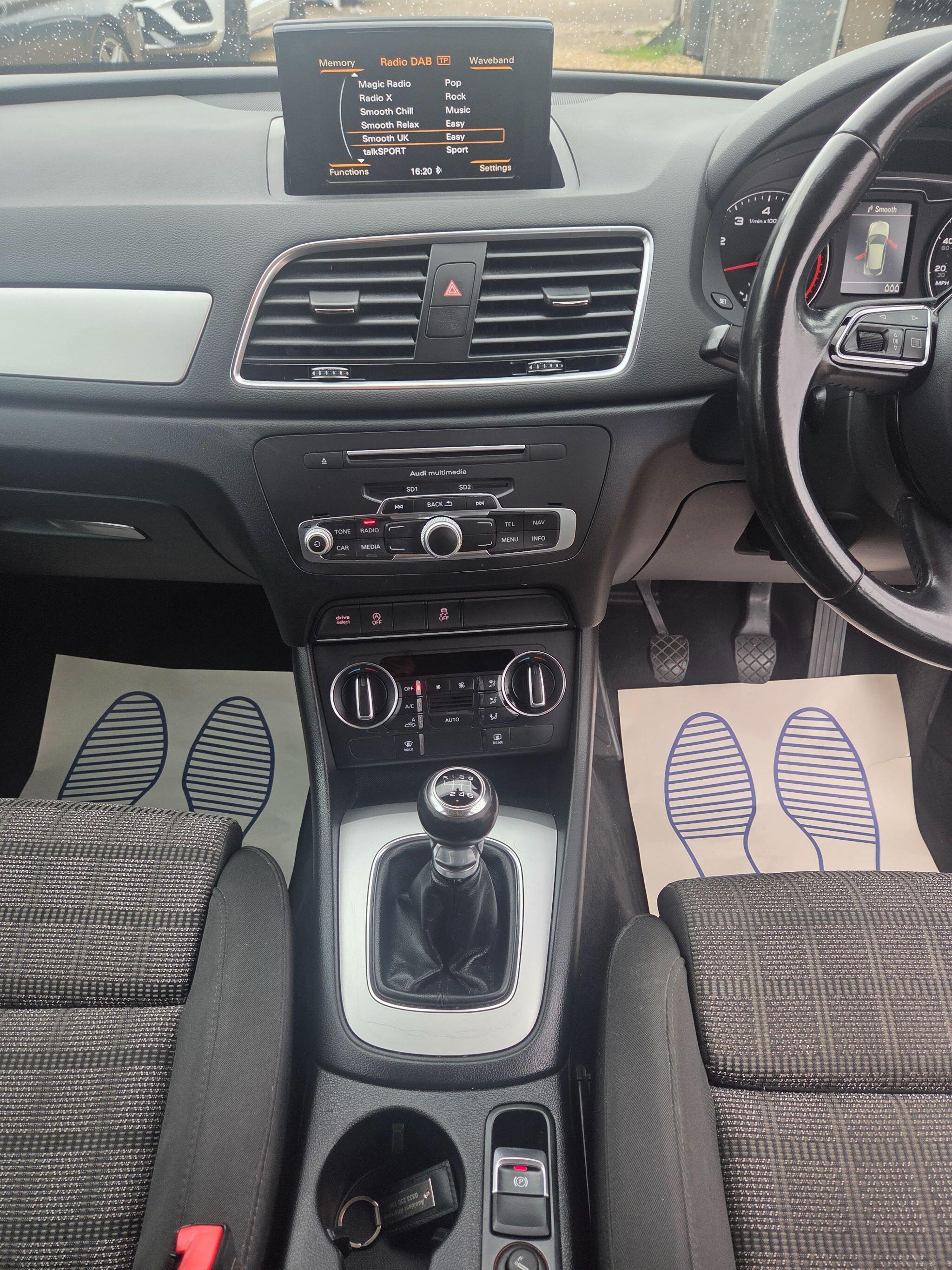 Audi Q3 view 34