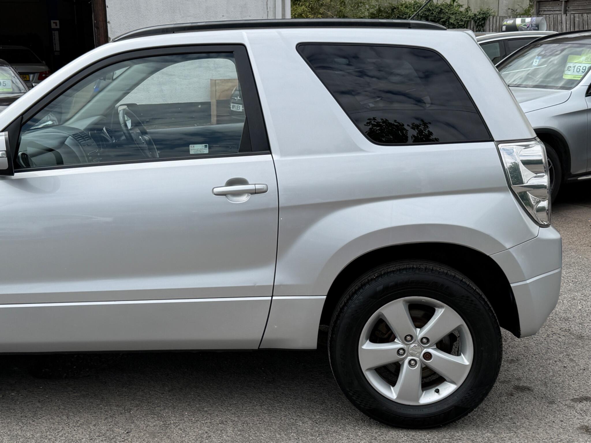 Suzuki Grand Vitara - Image 12