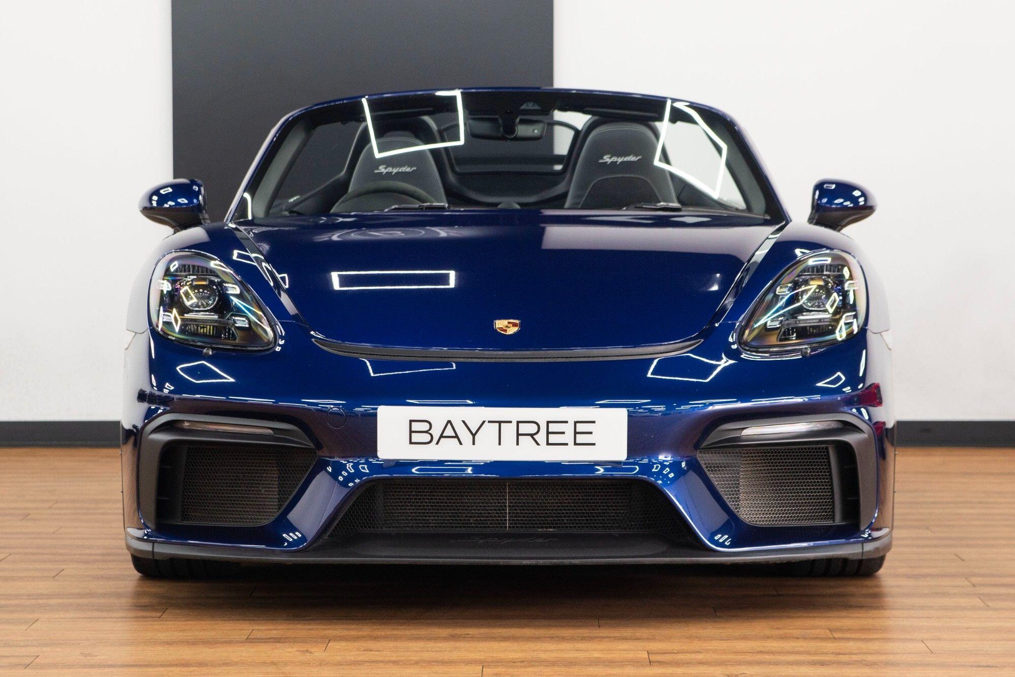 Porsche 718 Spyder view 8