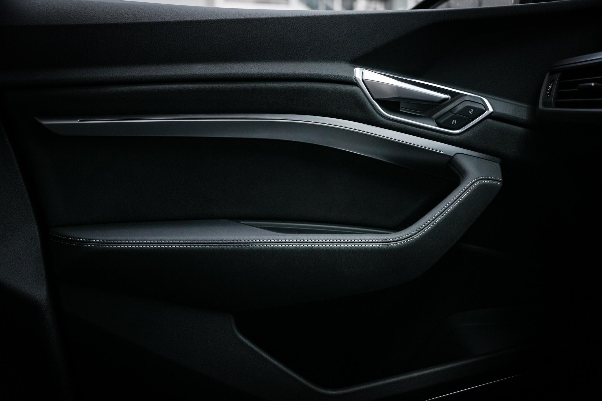 Audi E-Tron view 44