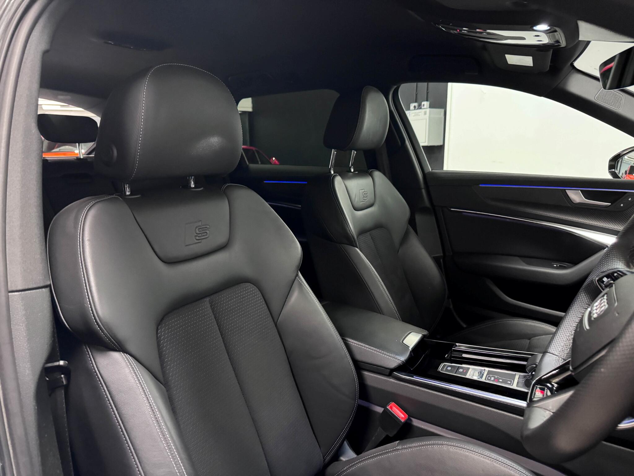 Audi A6 view 33