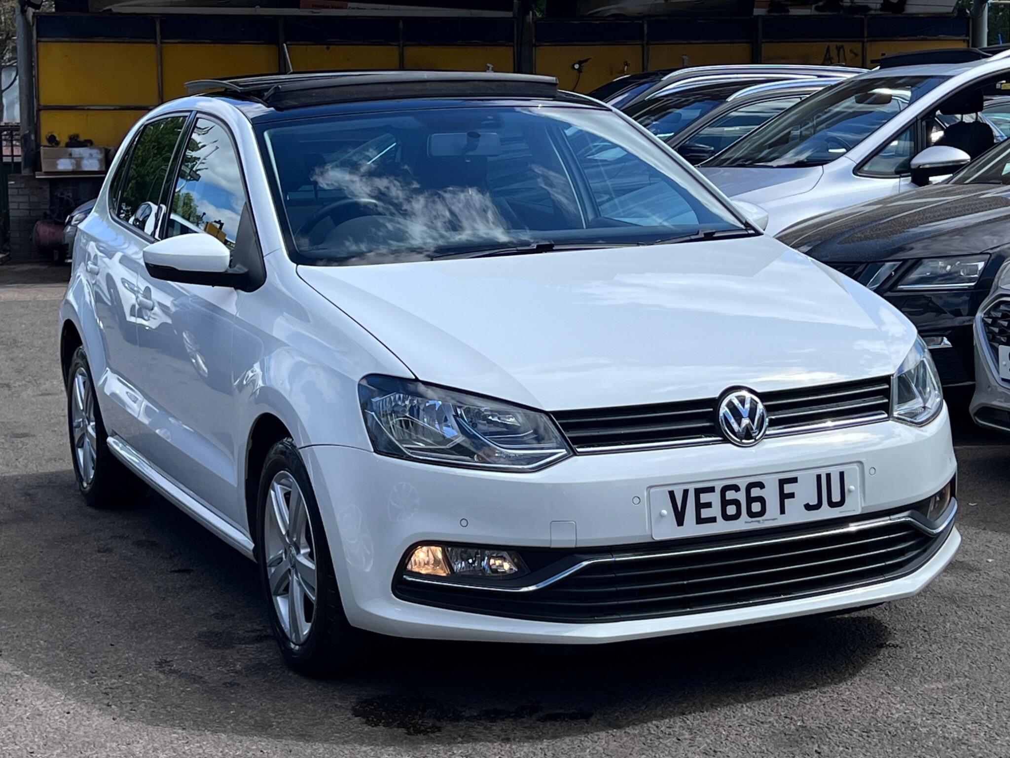 Volkswagen Polo view 8