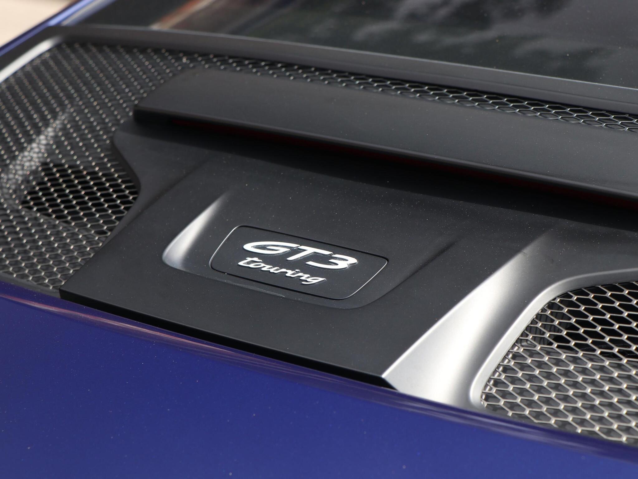 Porsche 911 view 13