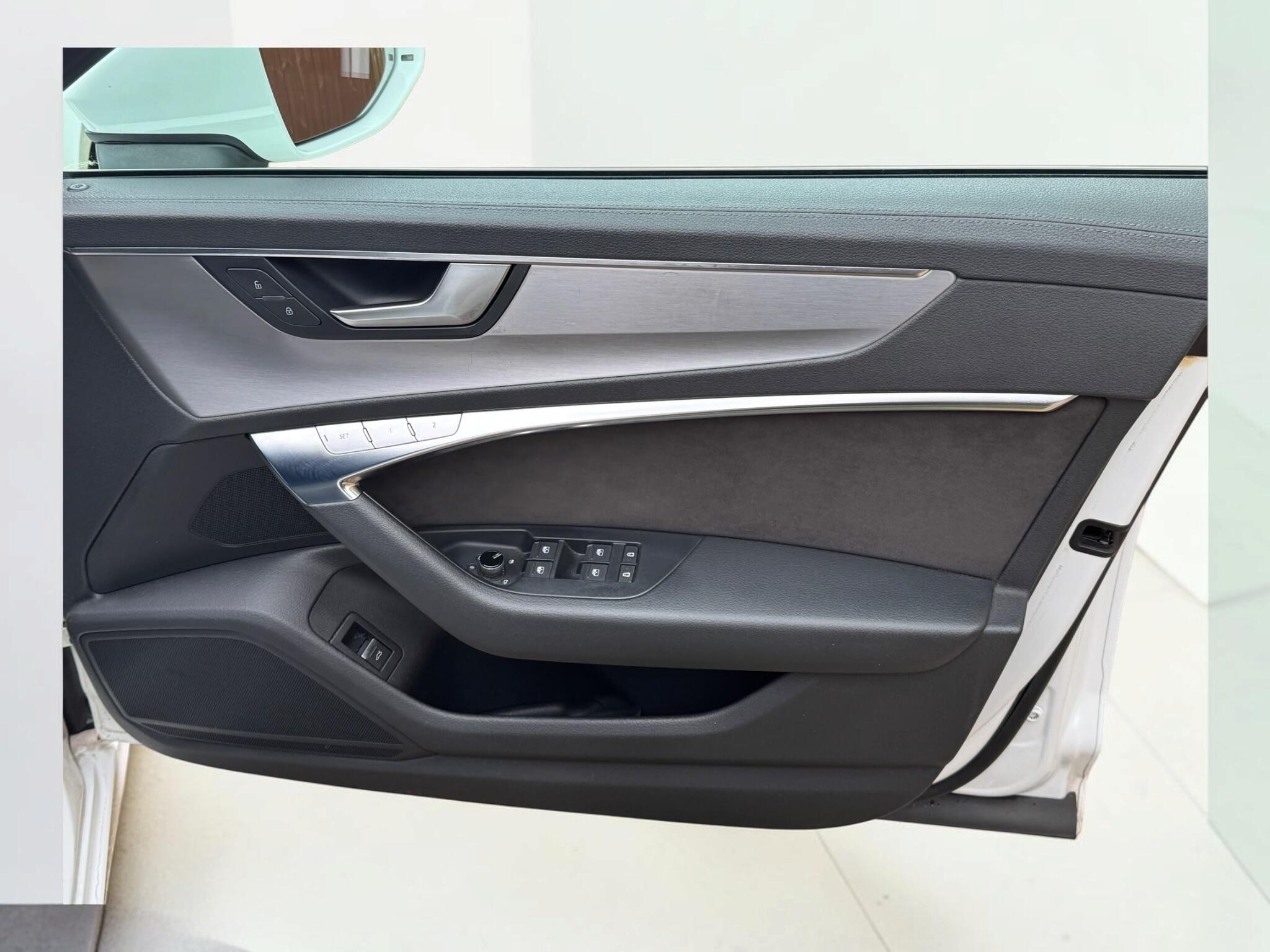 Audi A6 view 30