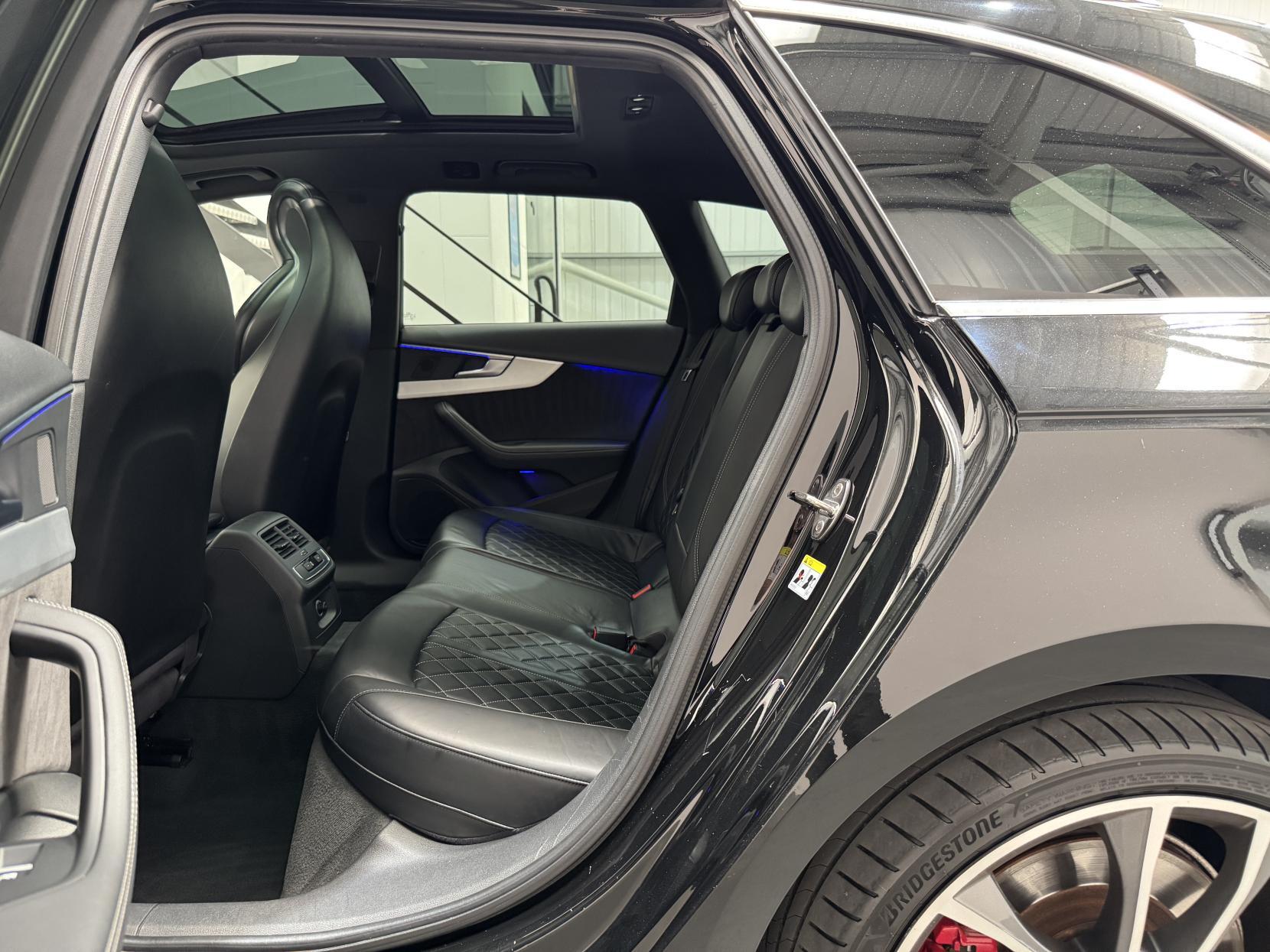 Audi S4 Avant view 55