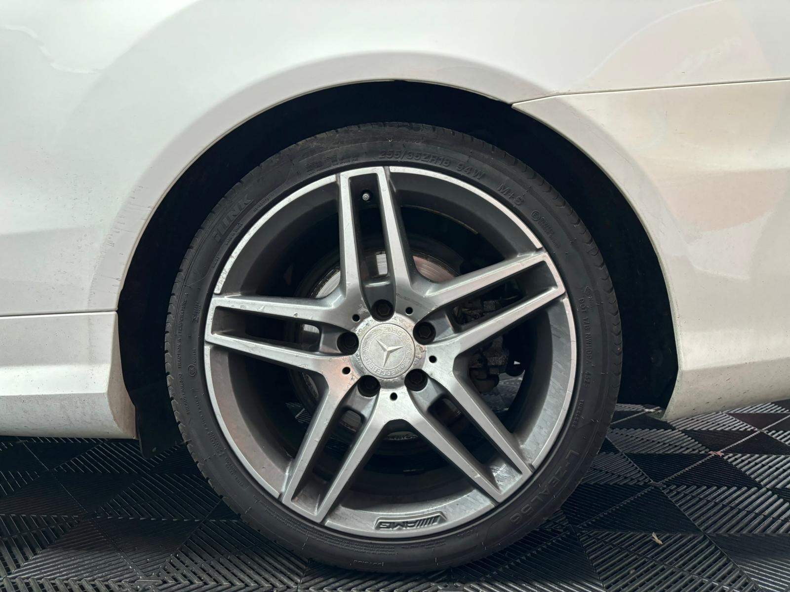 Mercedes-Benz E Class view 31
