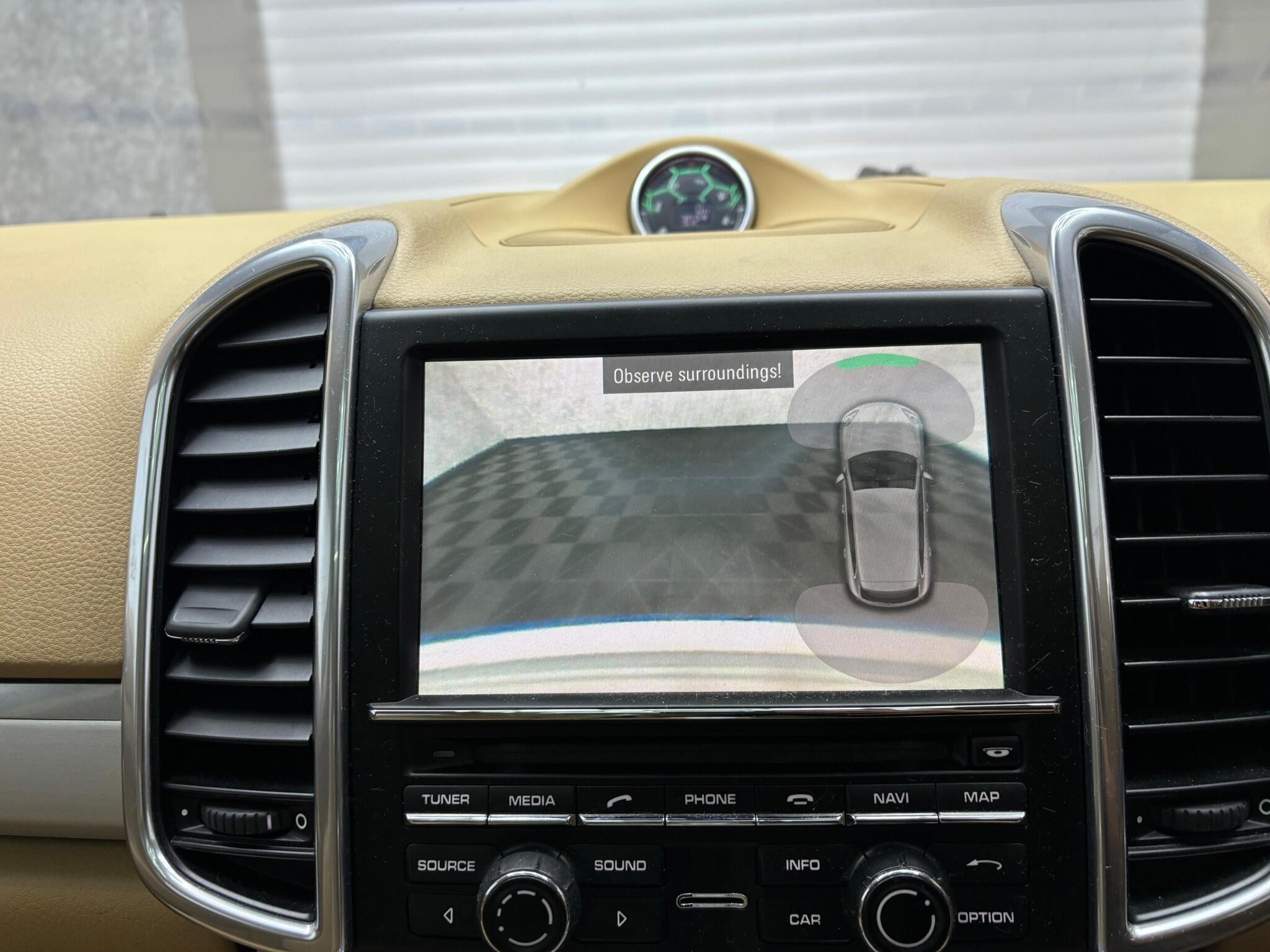 Porsche Cayenne view 14