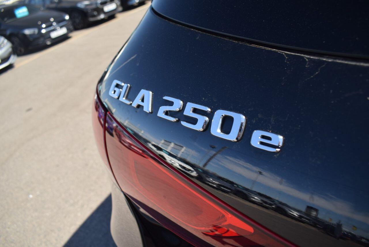 Mercedes-Benz Gla view 22
