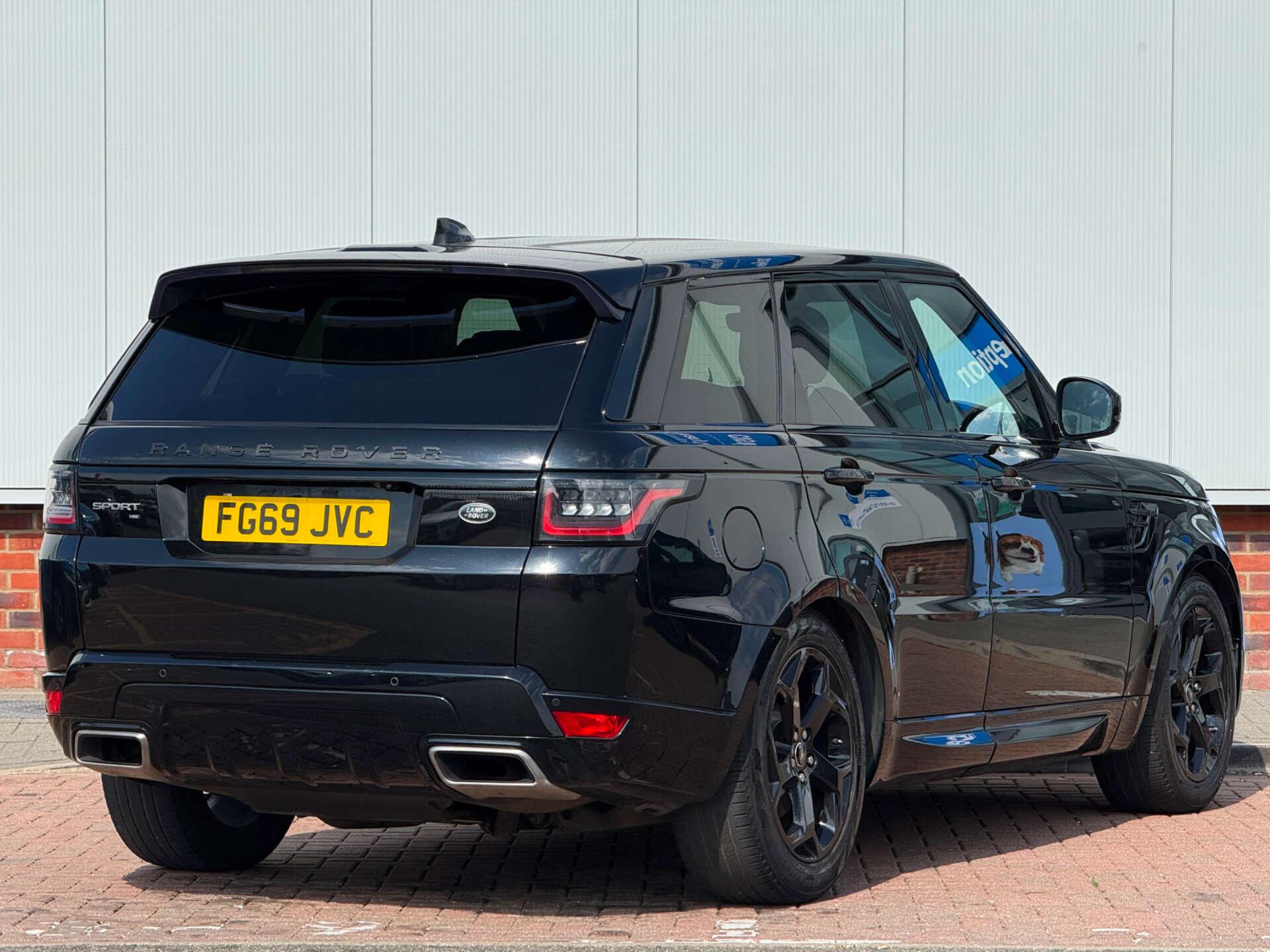 Land Rover Range Rover Sport view 9