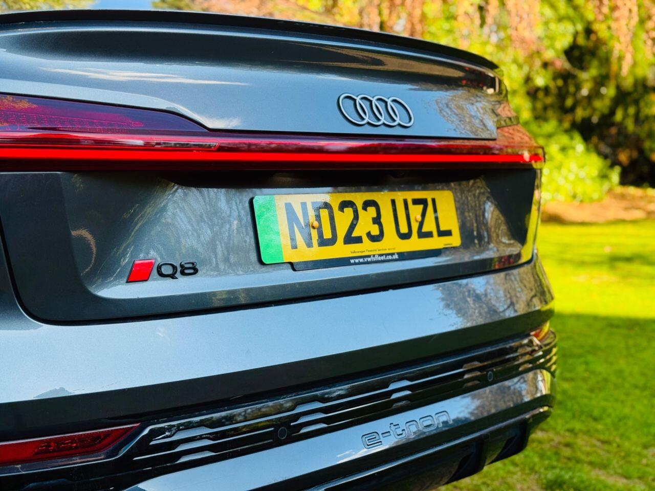 Audi Q8 E-Tron view 11