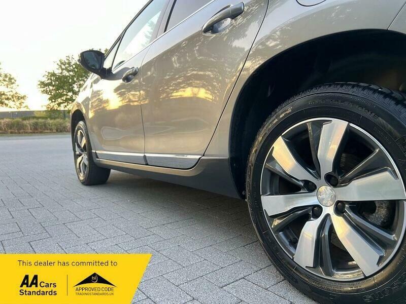 2016 Peugeot 2008 1.2 PureTech Allure Euro 6 (s/s) 5dr • 15,159 miles image 11