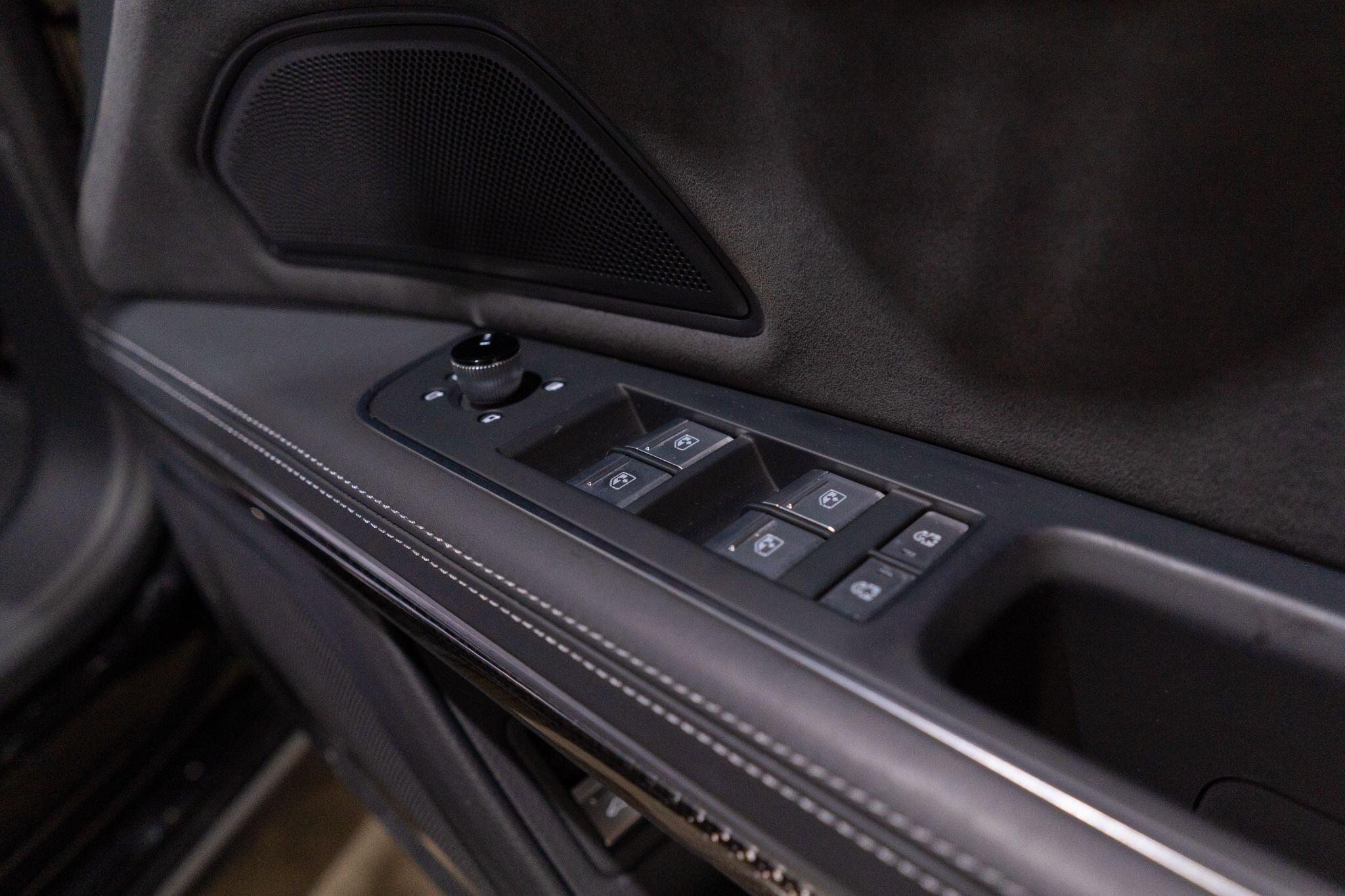 Audi S8 view 38