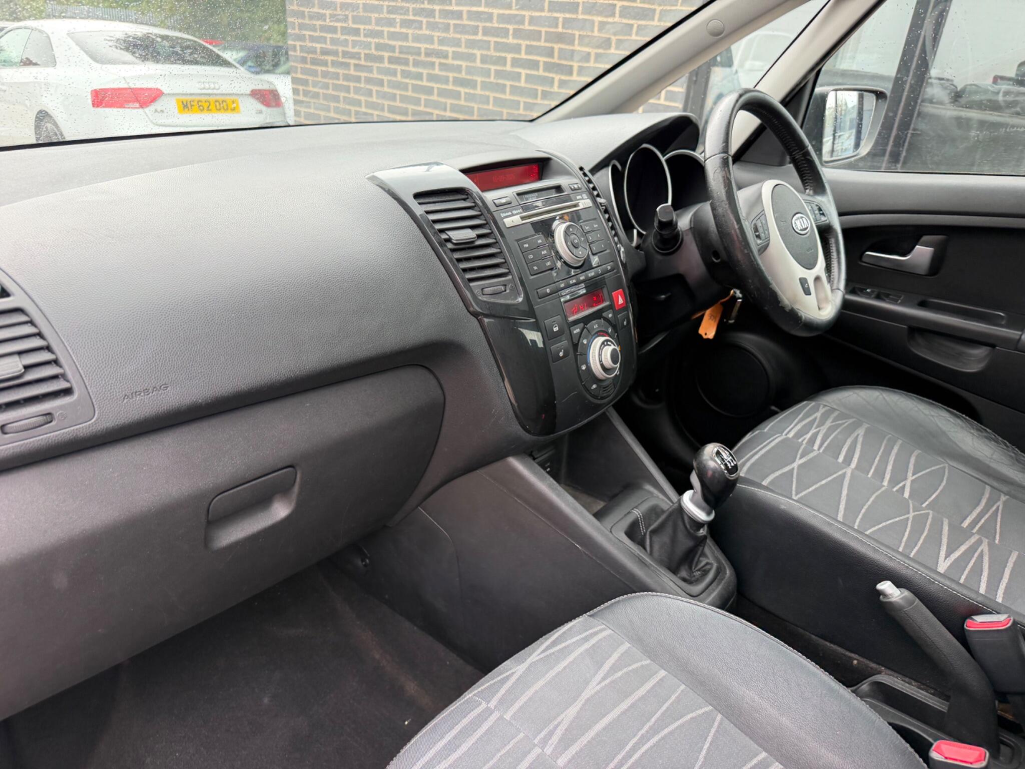 Kia Venga view 16
