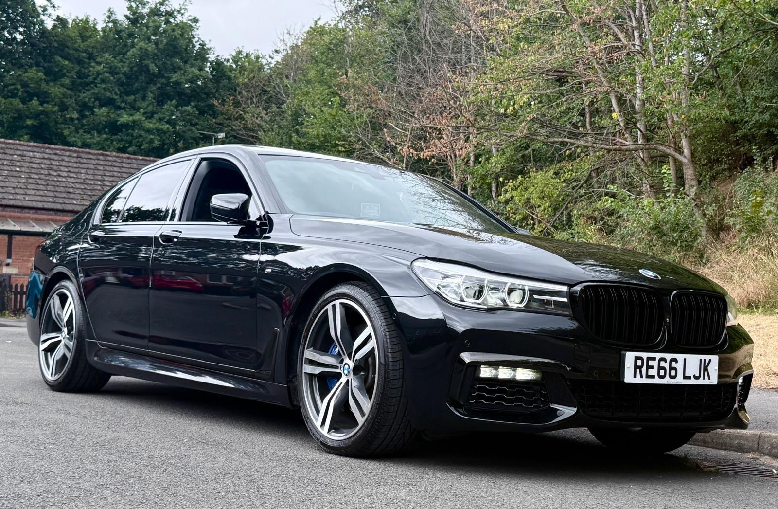 BMW 7 Series view 10