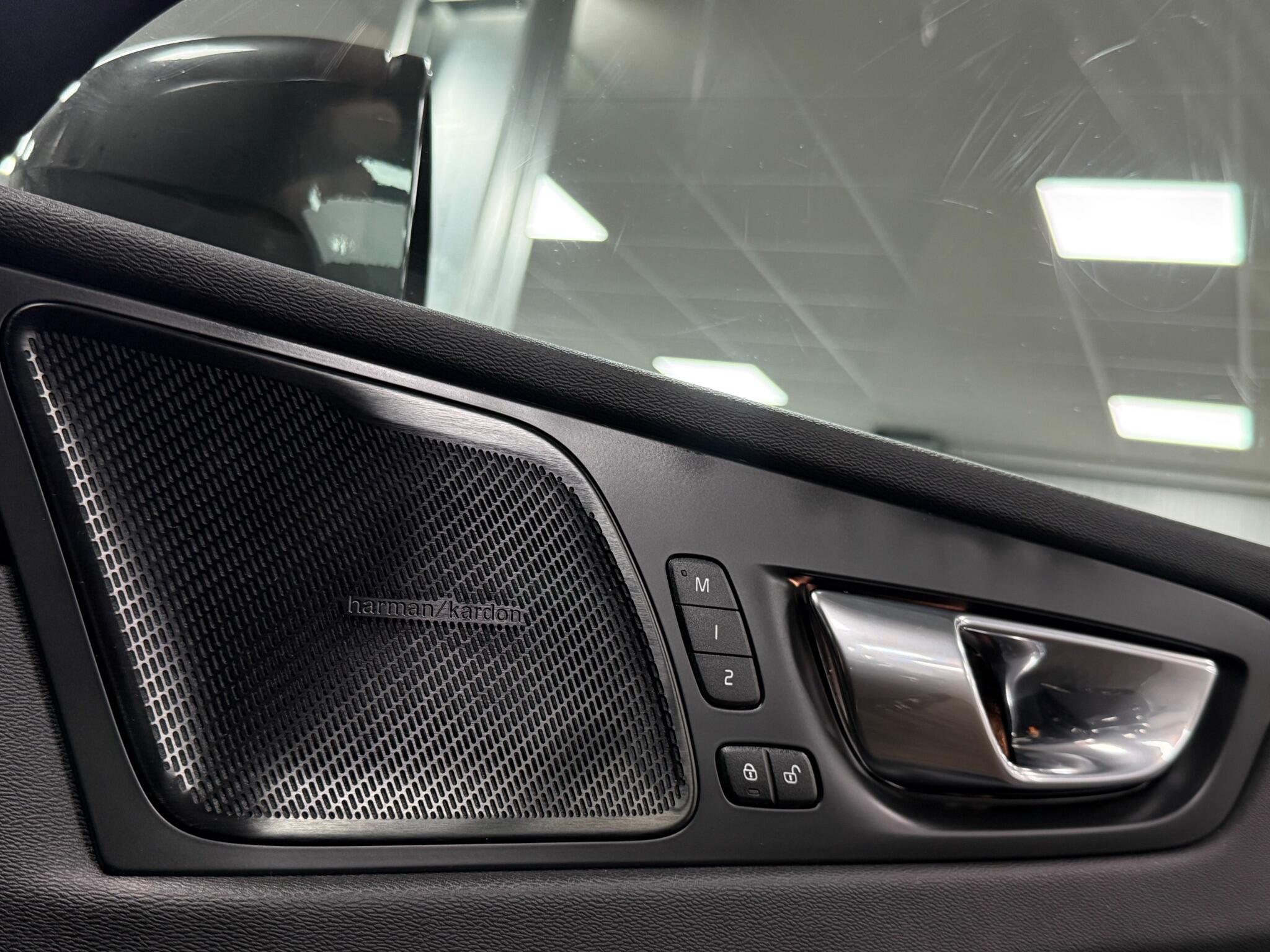 Volvo XC60 view 33