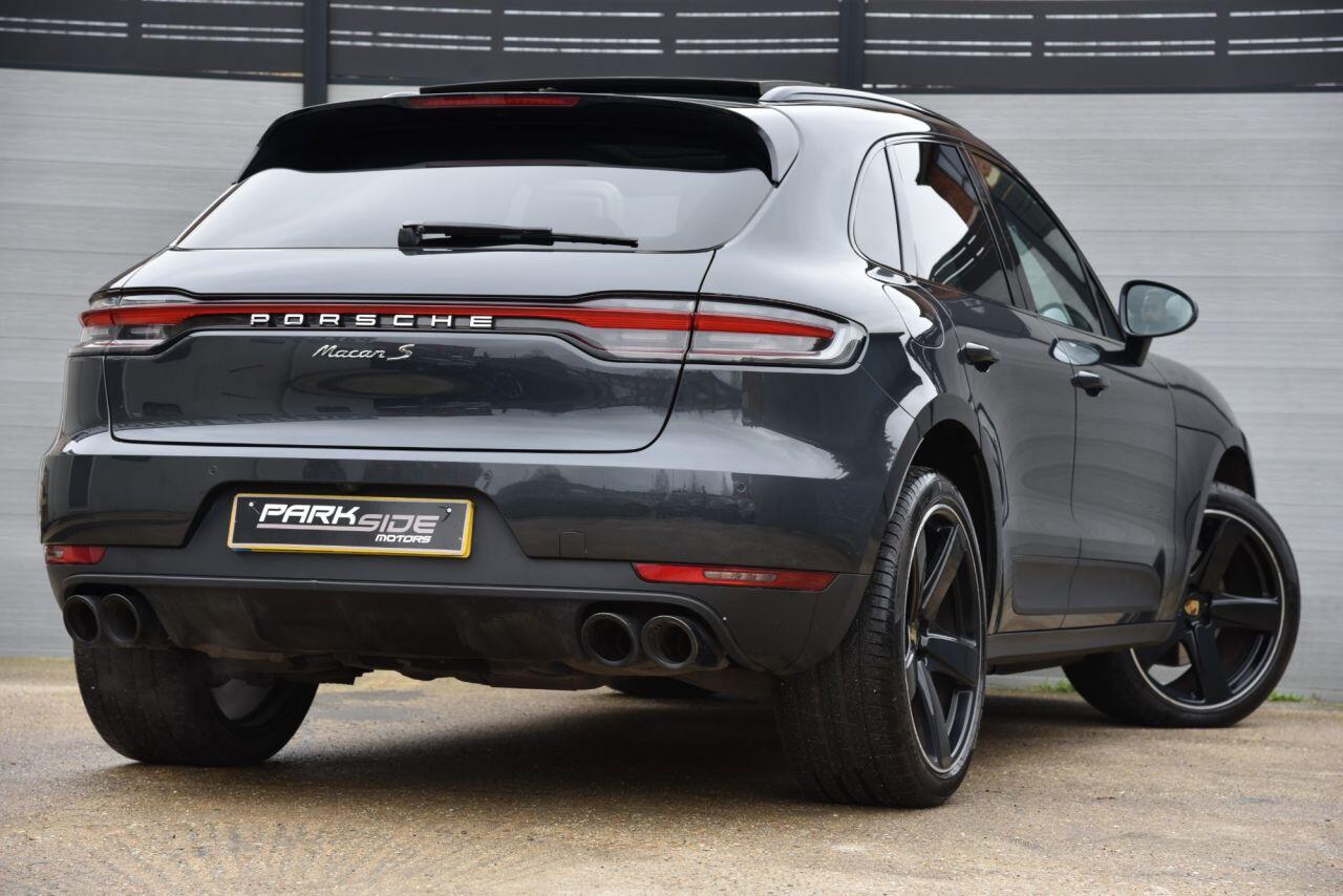 Porsche Macan view 8