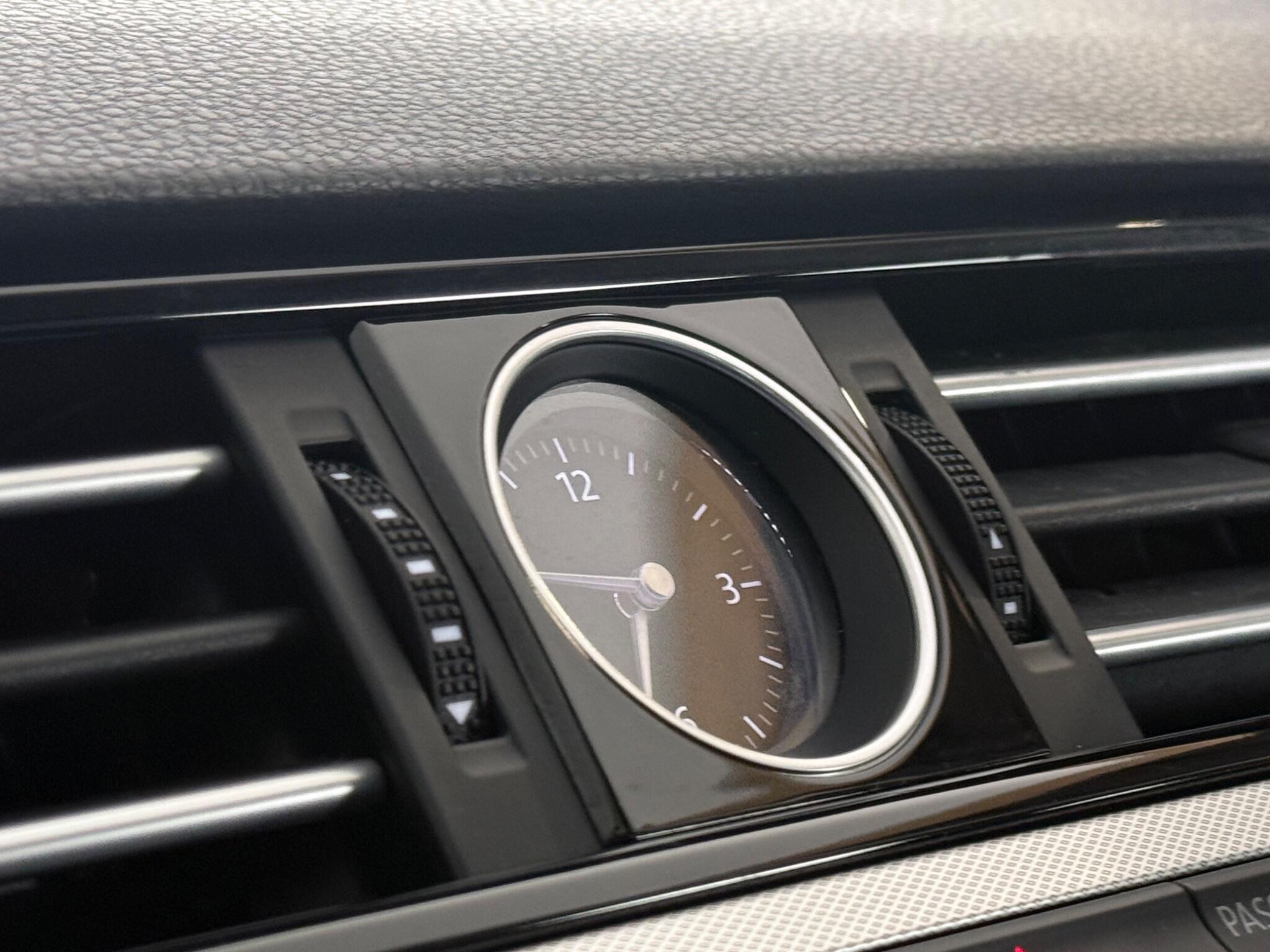 Volkswagen Passat view 28