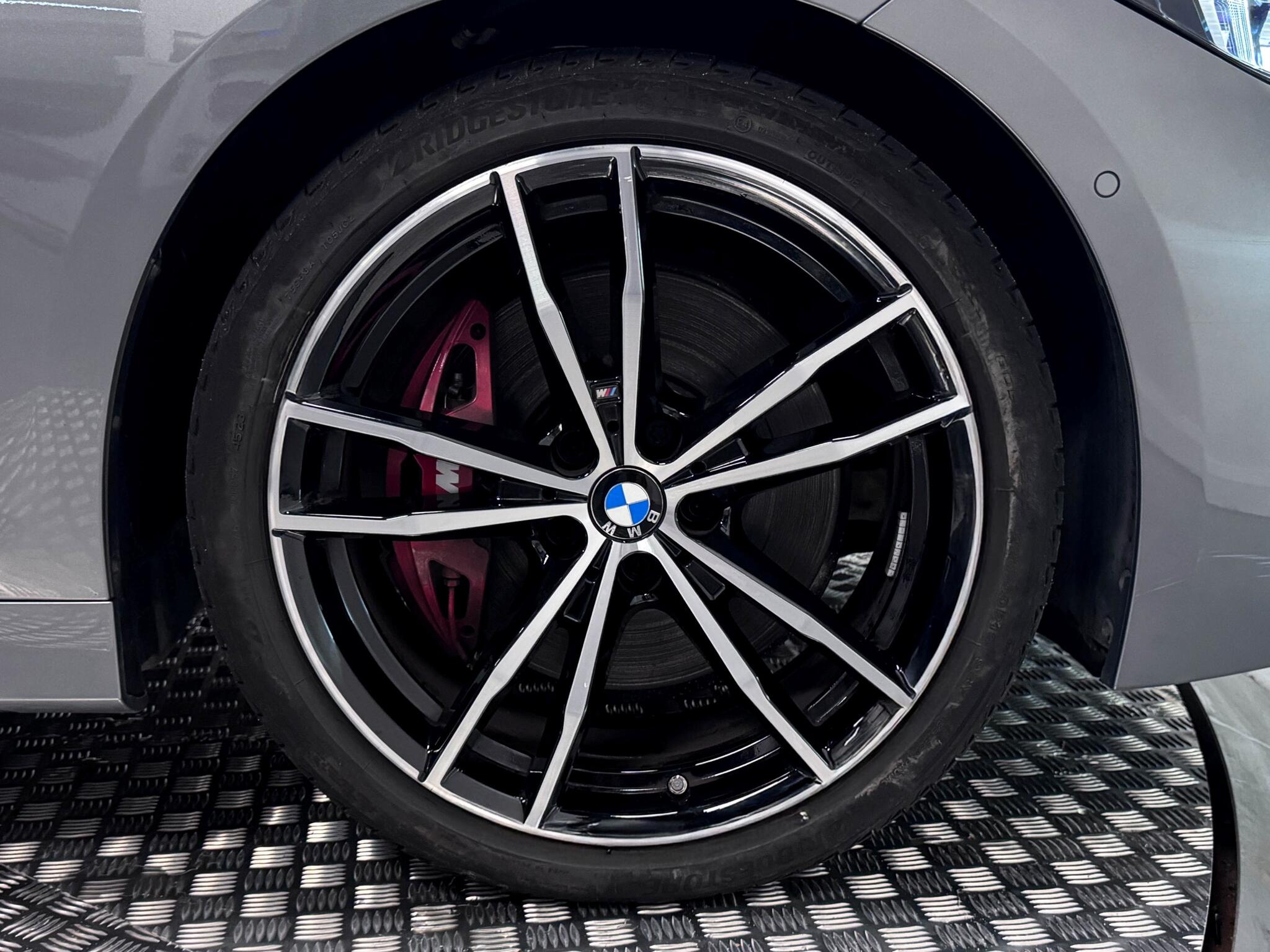 BMW 3 Series view 54