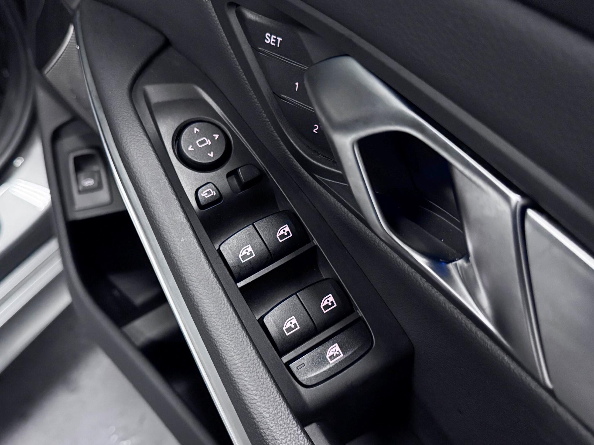 BMW 3 Series view 19
