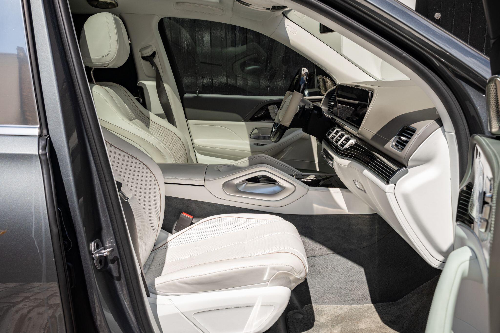 Mercedes-Benz GLS view 19