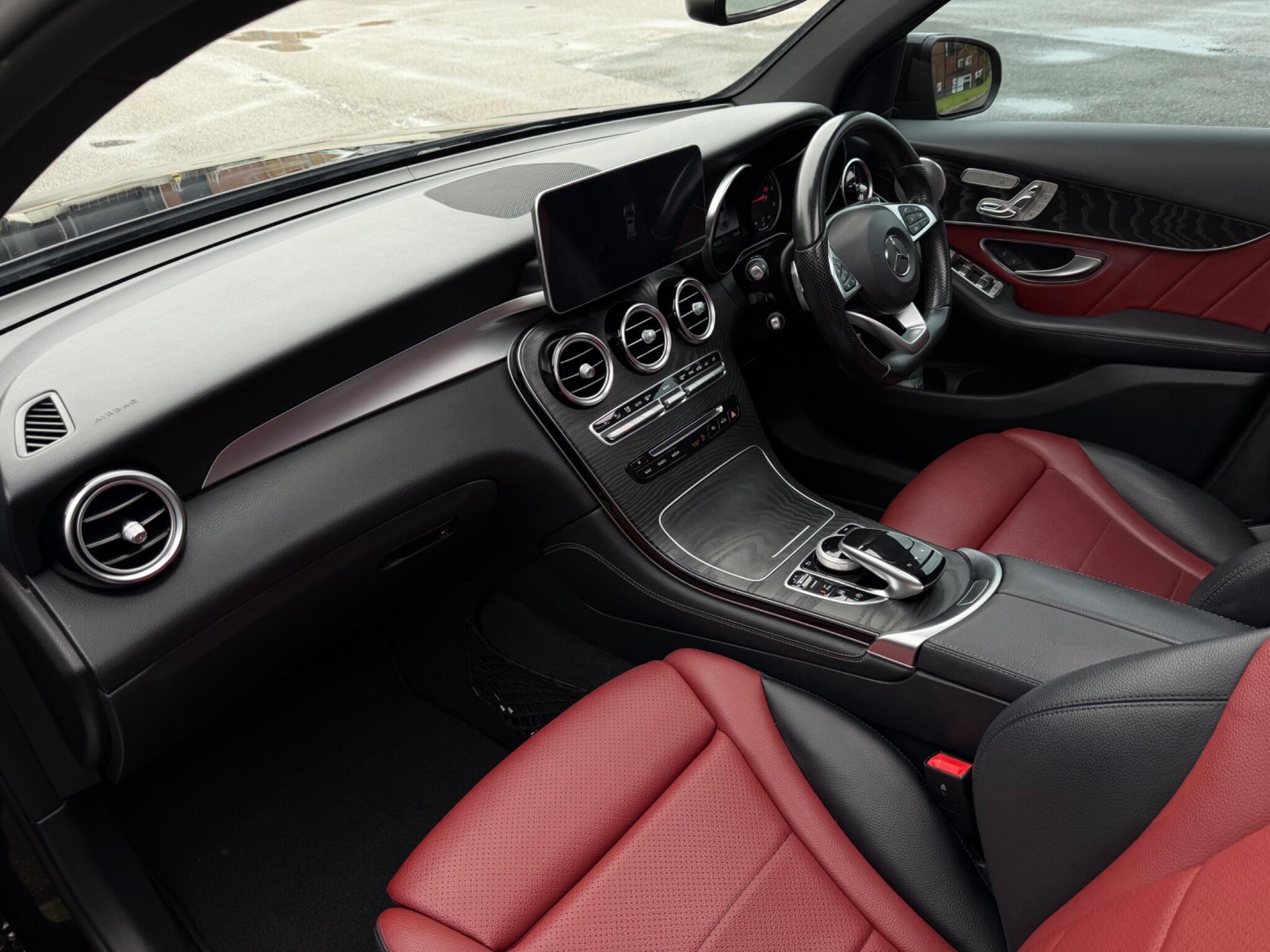 Mercedes-Benz GLC view 14