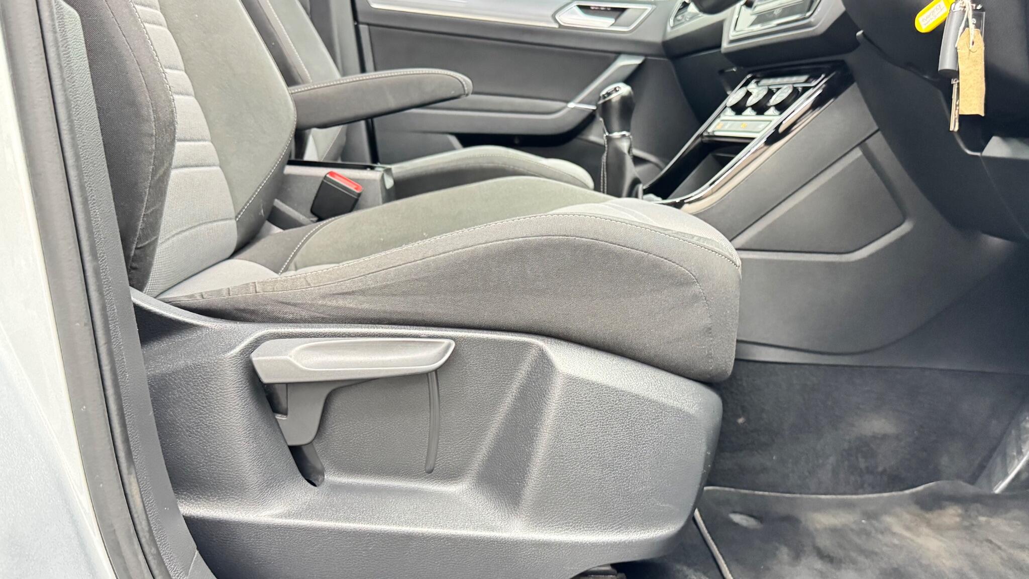 Volkswagen Touran view 51