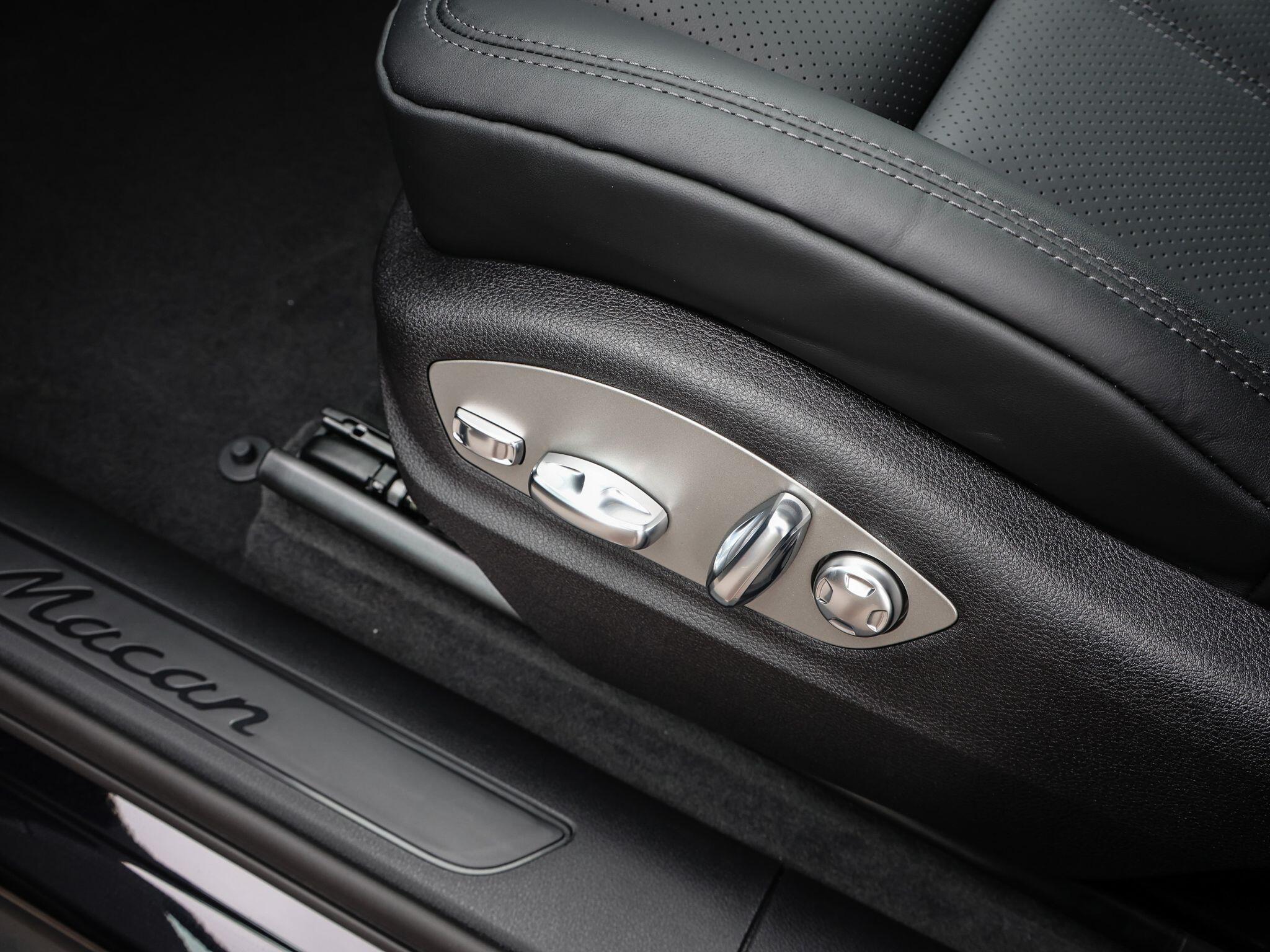 Porsche Macan view 60
