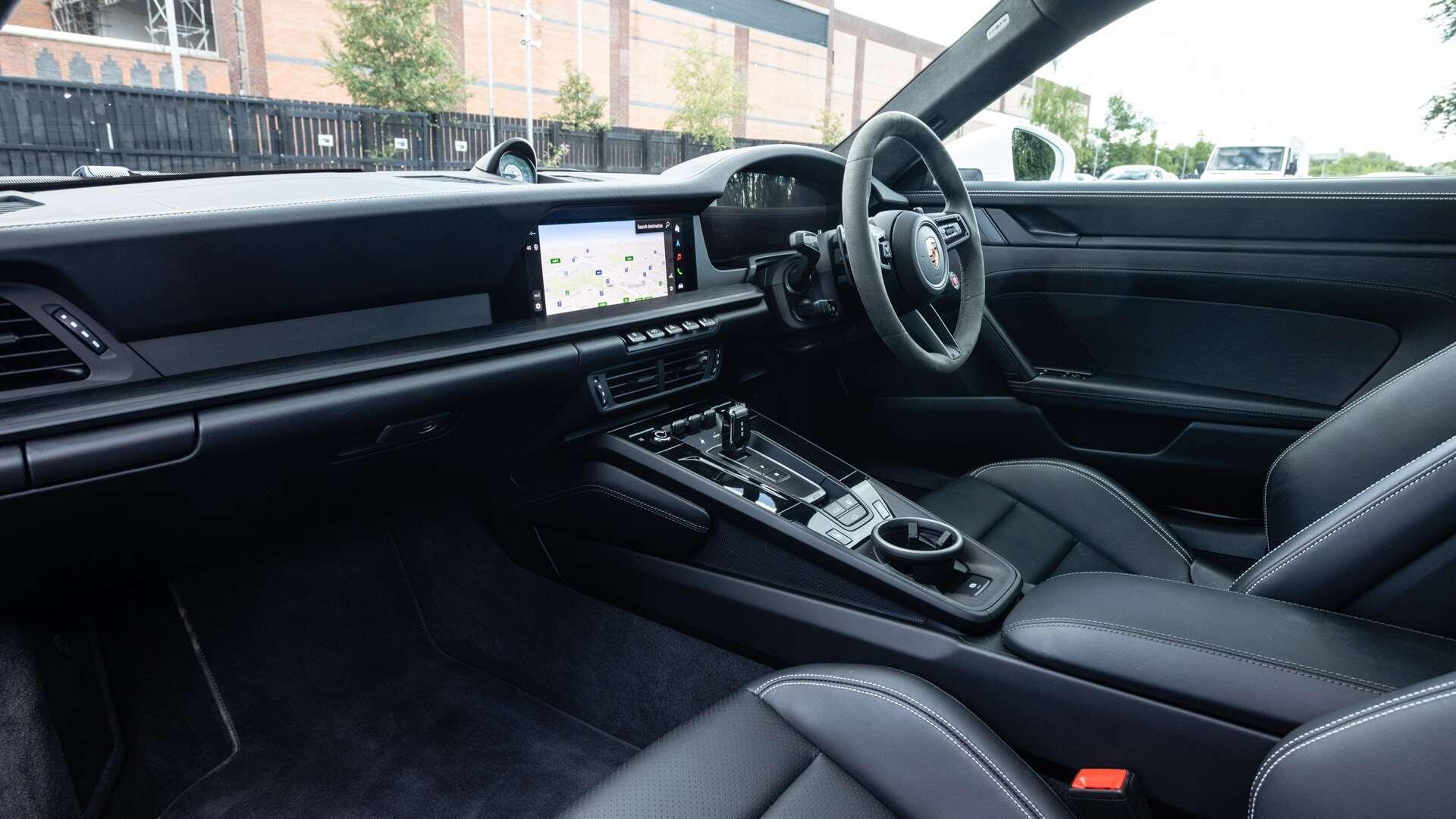 Porsche 911 view 5