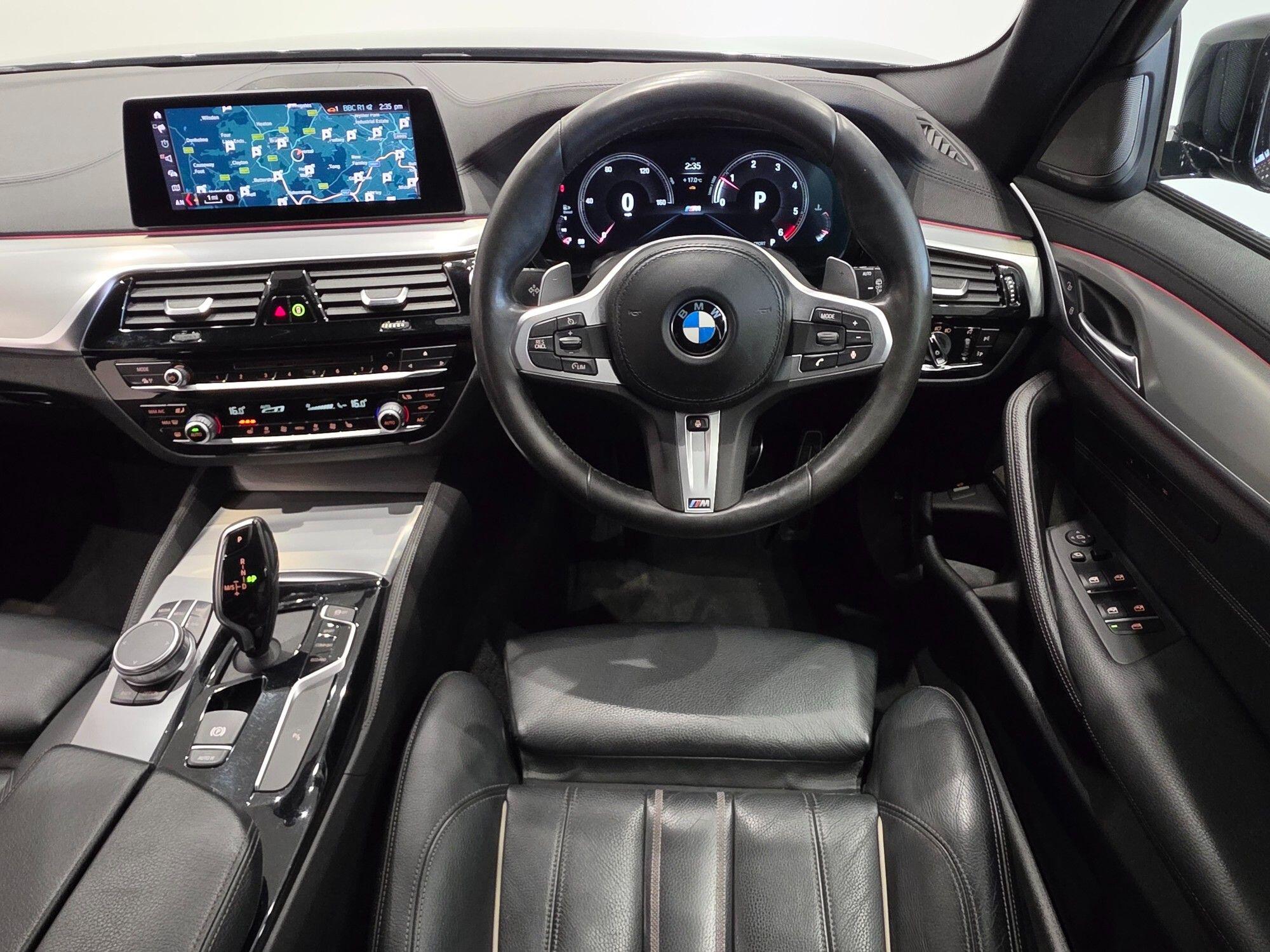 BMW 5 Series view 33