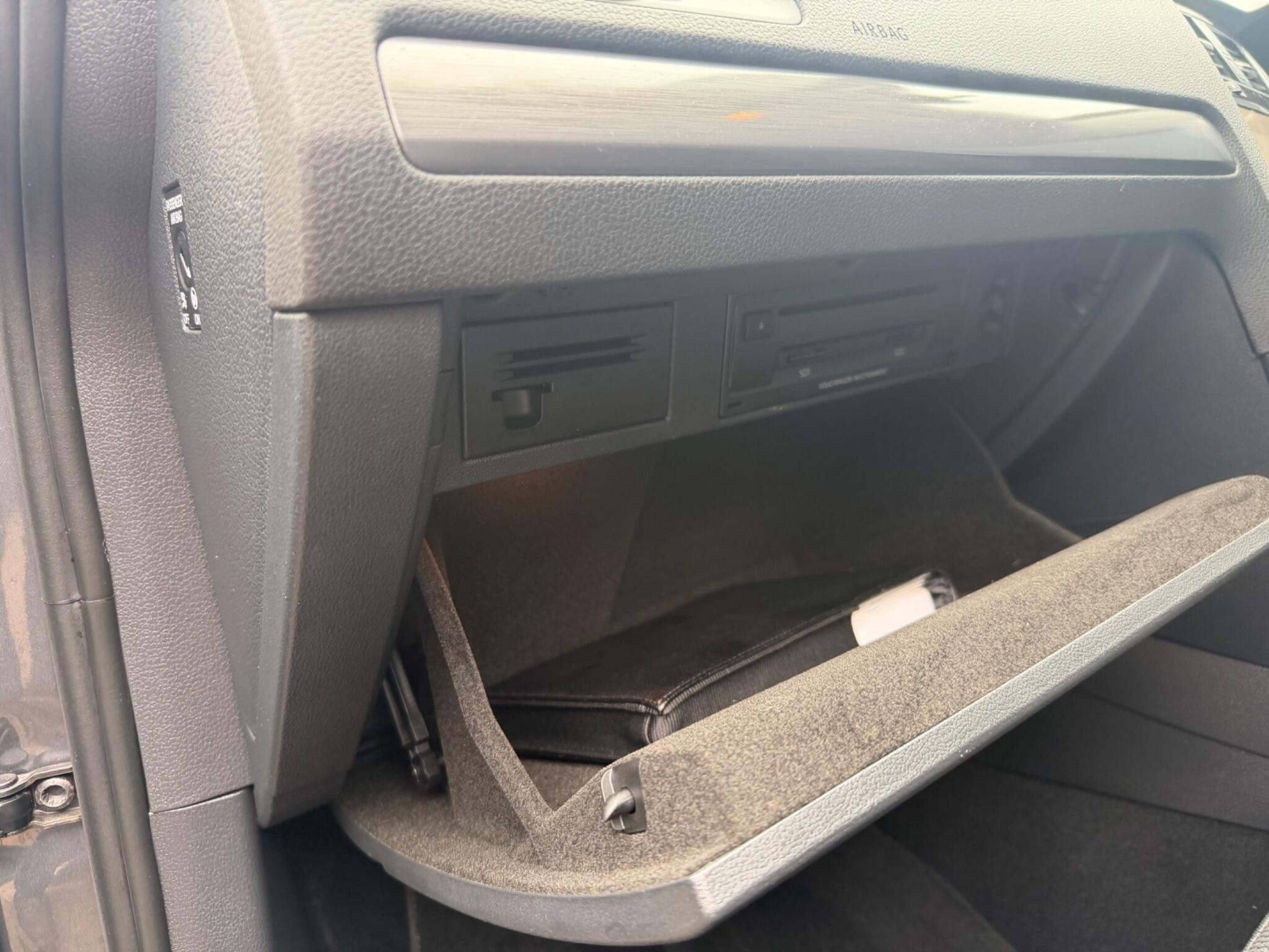 Volkswagen Golf view 8