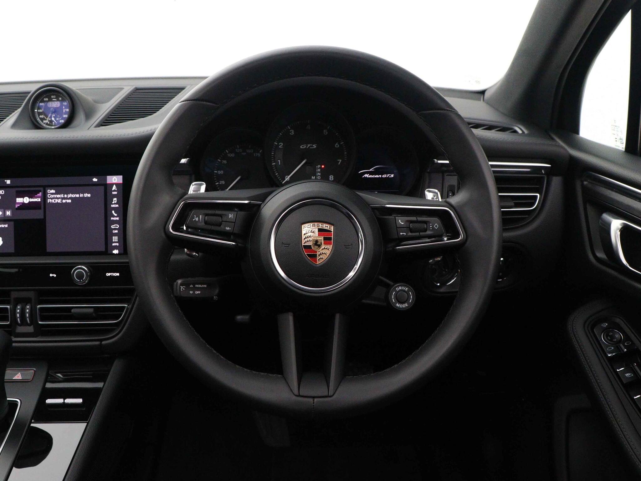 Porsche Macan view 30