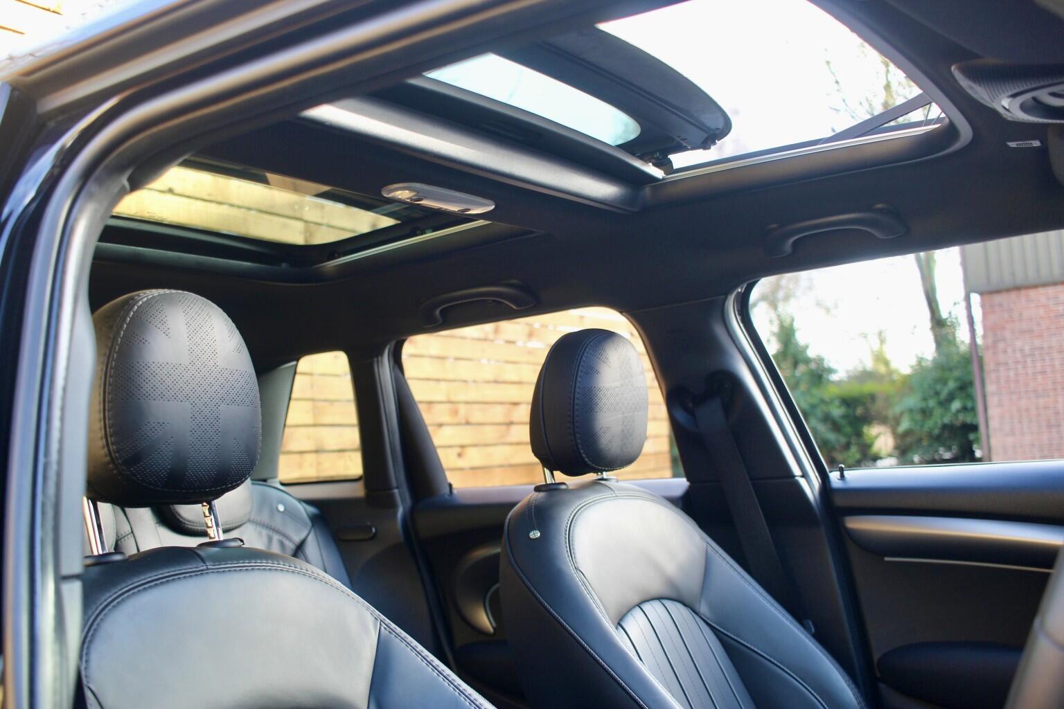 Mini Hatch view 8