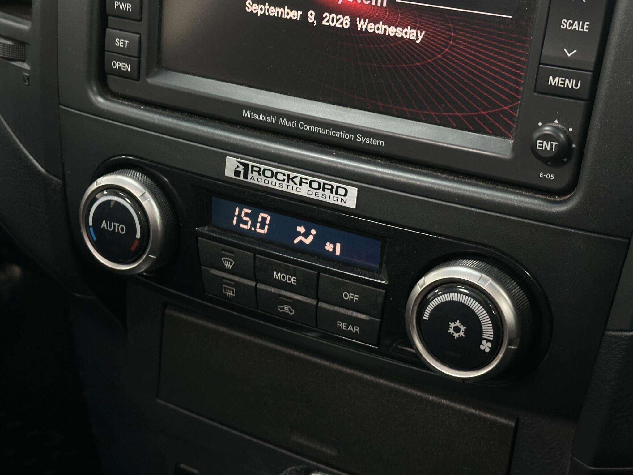 Mitsubishi Shogun view 22