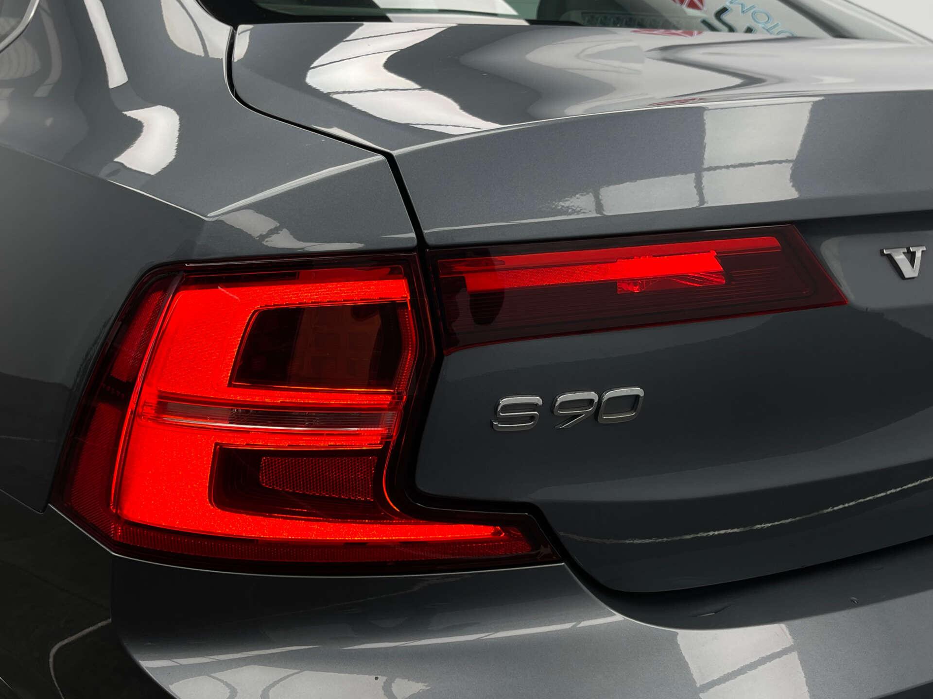 Volvo S90 view 30