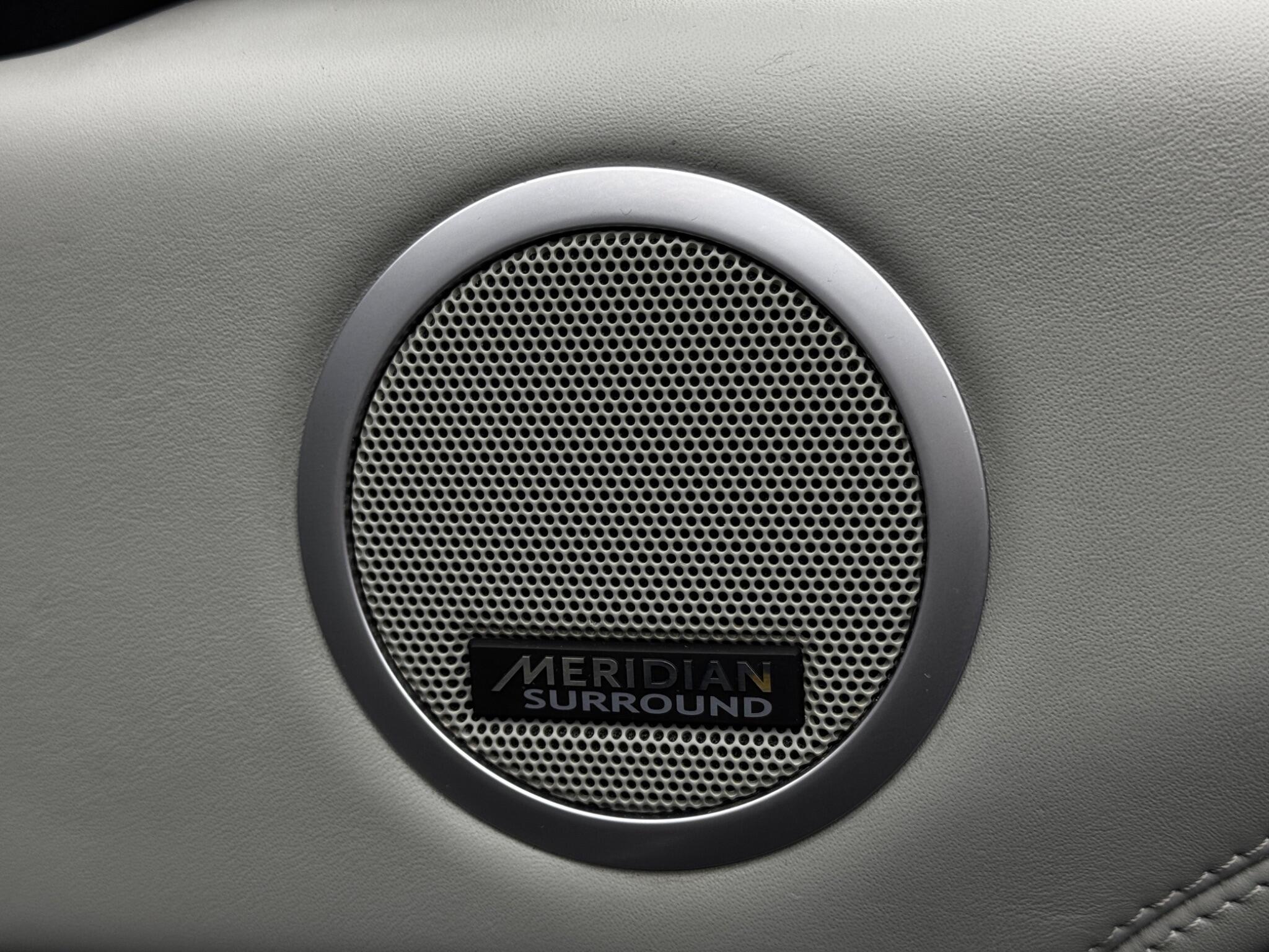 Land Rover Discovery view 48