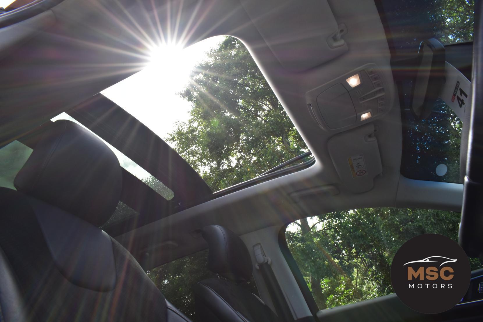 Ford Edge view 32