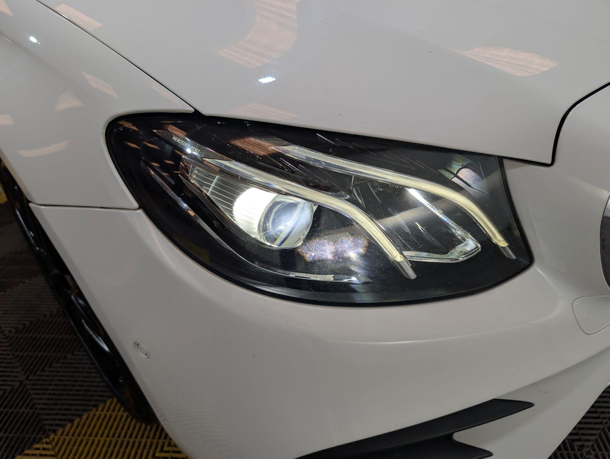 Mercedes-Benz E Class view 75