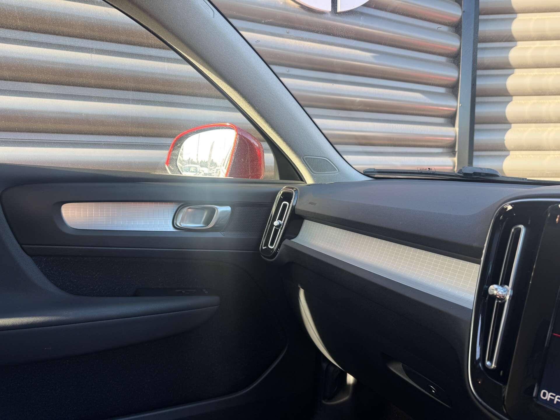 Volvo XC40 view 29