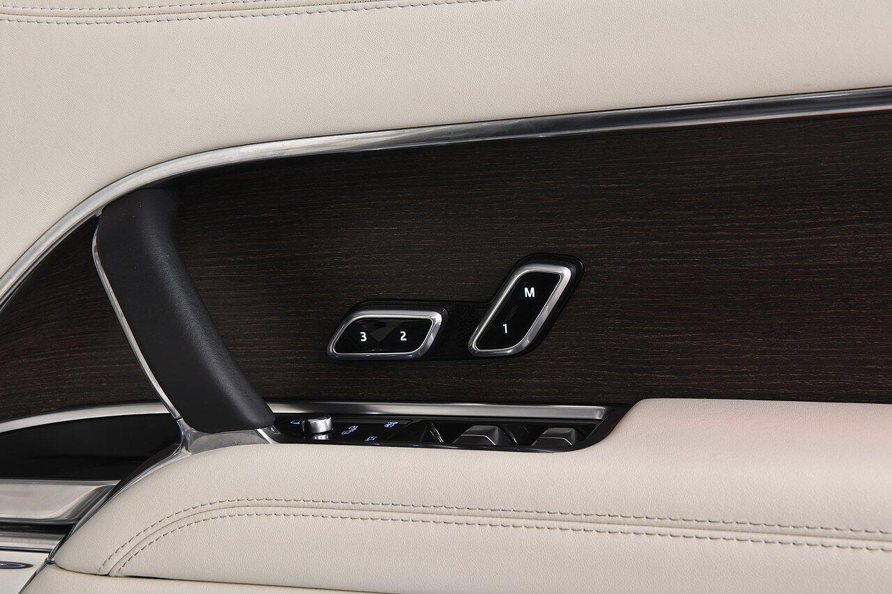 Land Rover Range Rover view 35