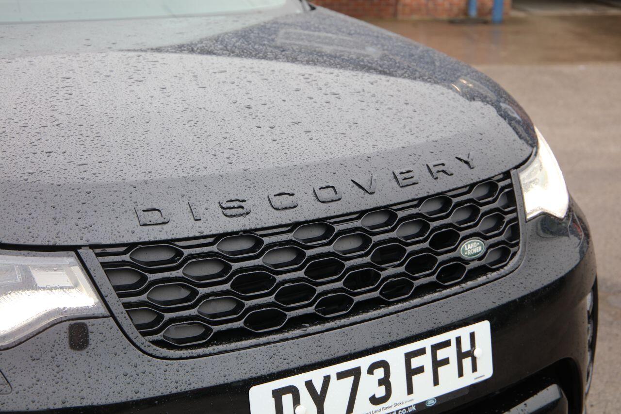 Land Rover Discovery view 15