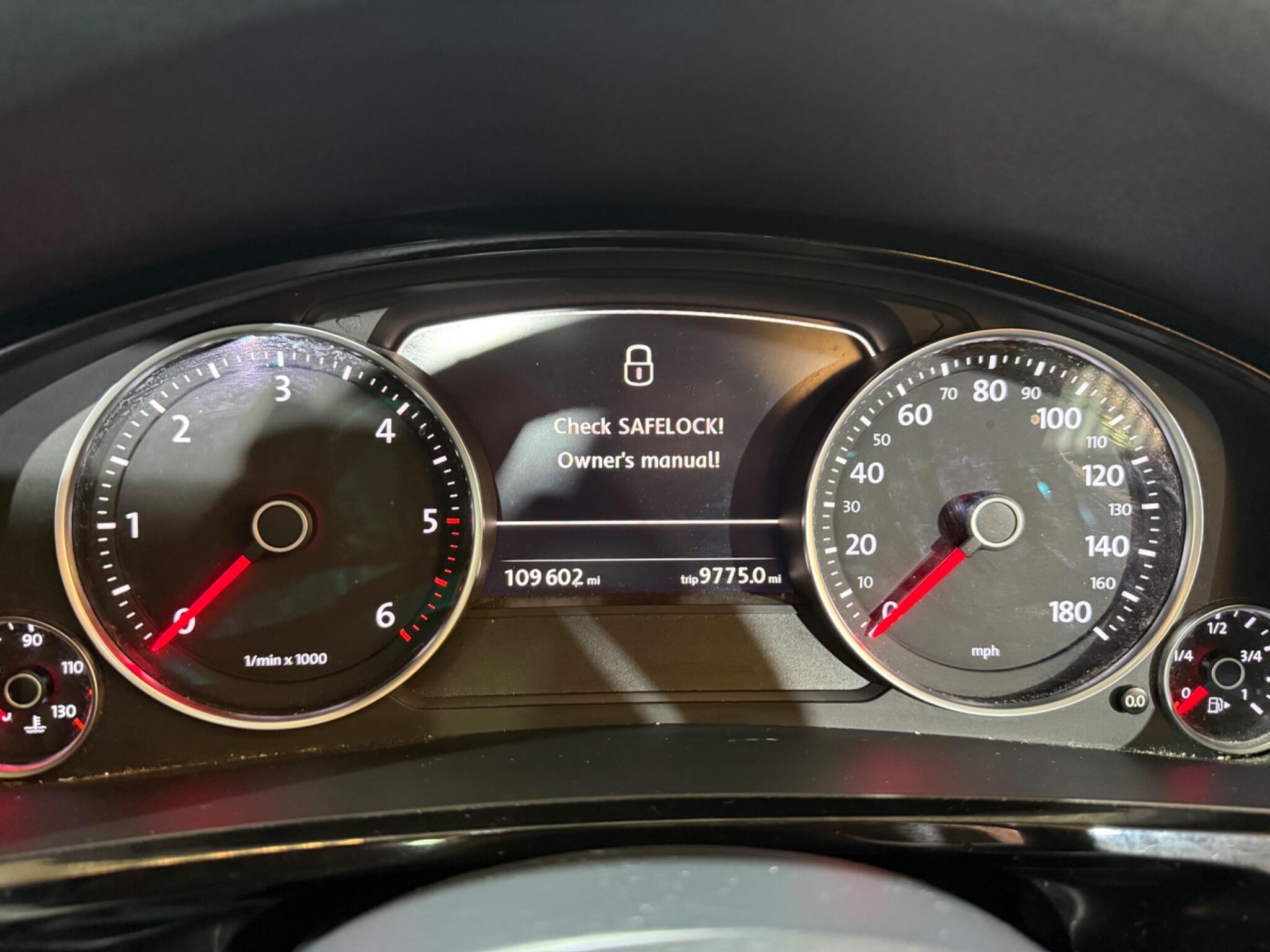 Volkswagen Touareg view 29